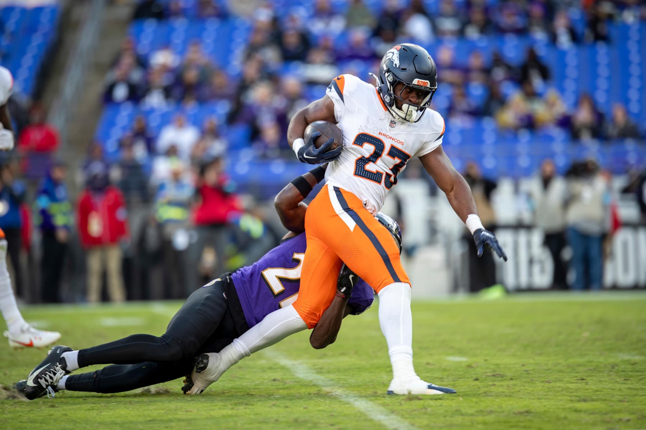 Broncos RB Audric Estimé