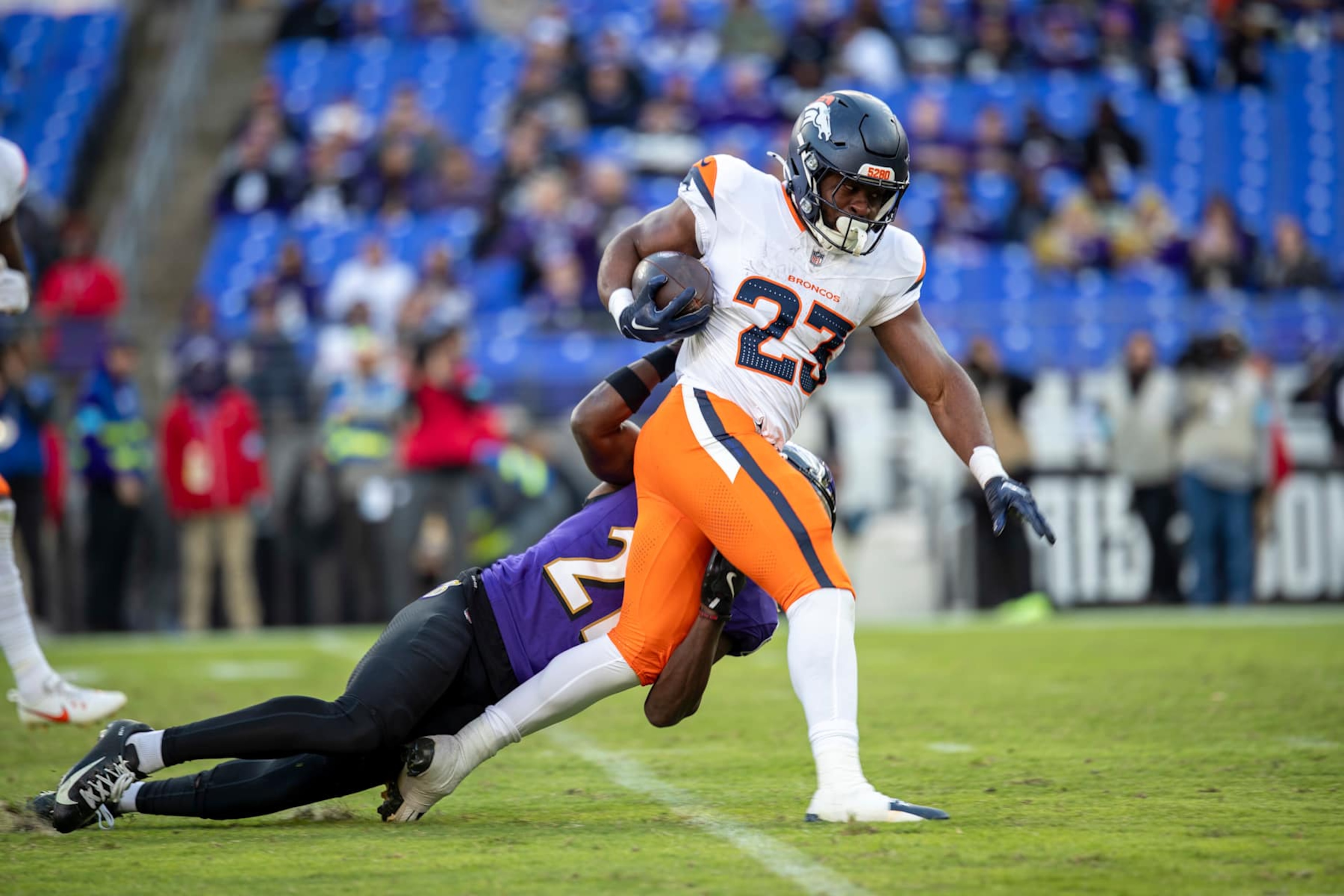 Broncos RB Audric Estimé