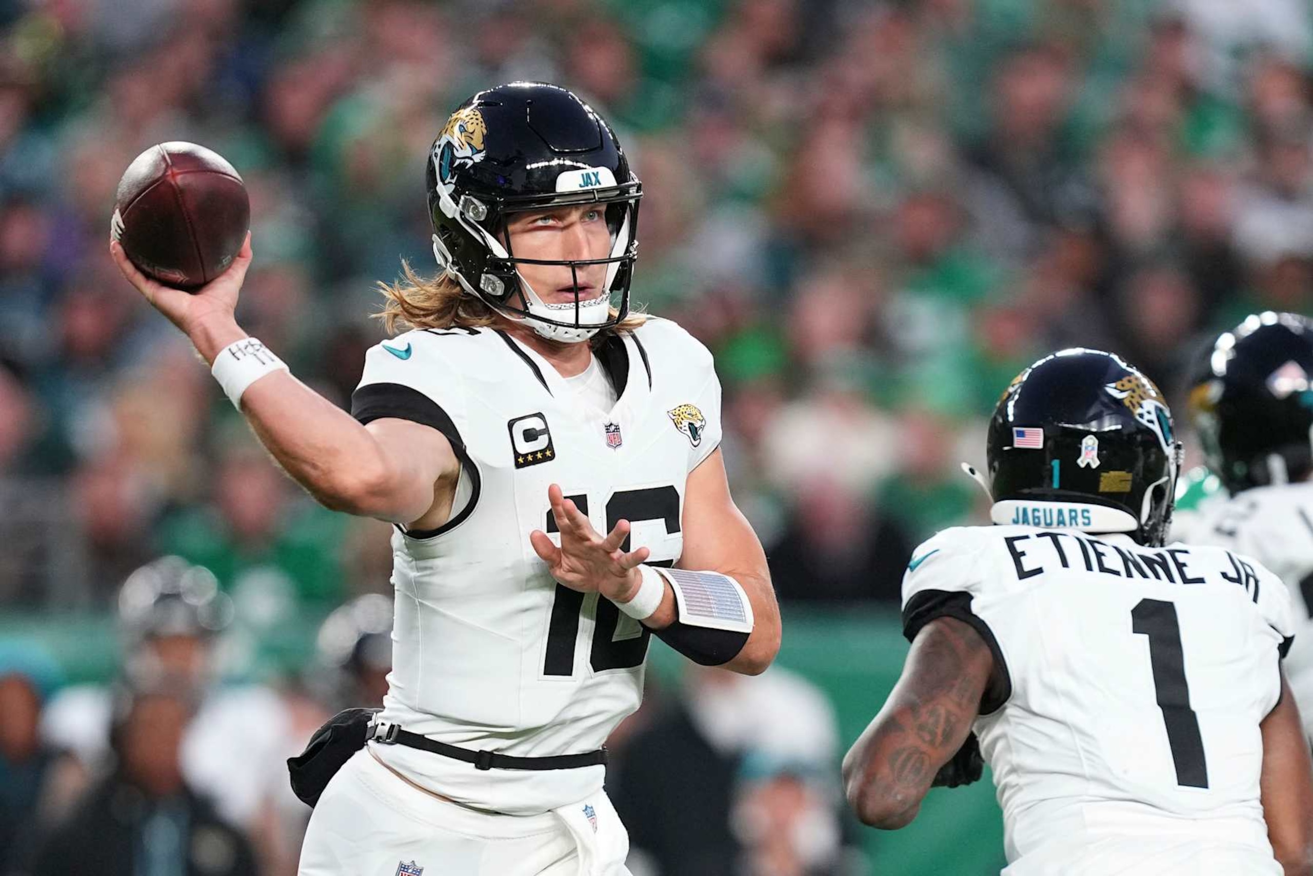 PHILADELPHIA, PENNSYLVANIA - NOVEMBER 3: Trevor Lawrence #16 of the Jacksonville Jaguars passes the ball against the Philadelphia Eagles at Lincoln Financial Field on November 3, 2024 in Philadelphia, Pennsylvania. (Photo by Mitchell Leff/Getty Images)
