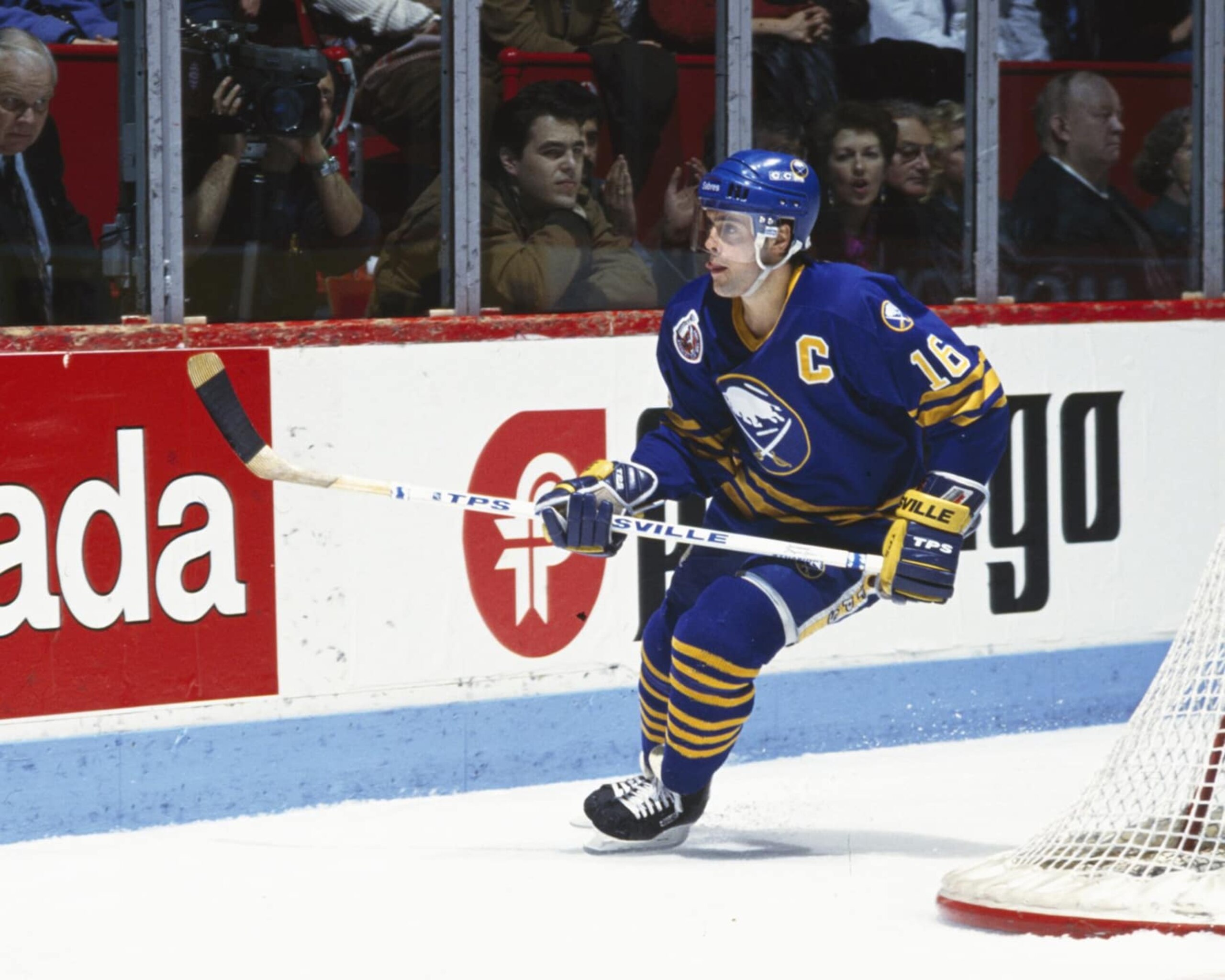 Former Buffalo Sabres captain Pat LaFontaine. Former Buffalo Sabres captain Pat LaFontaine.