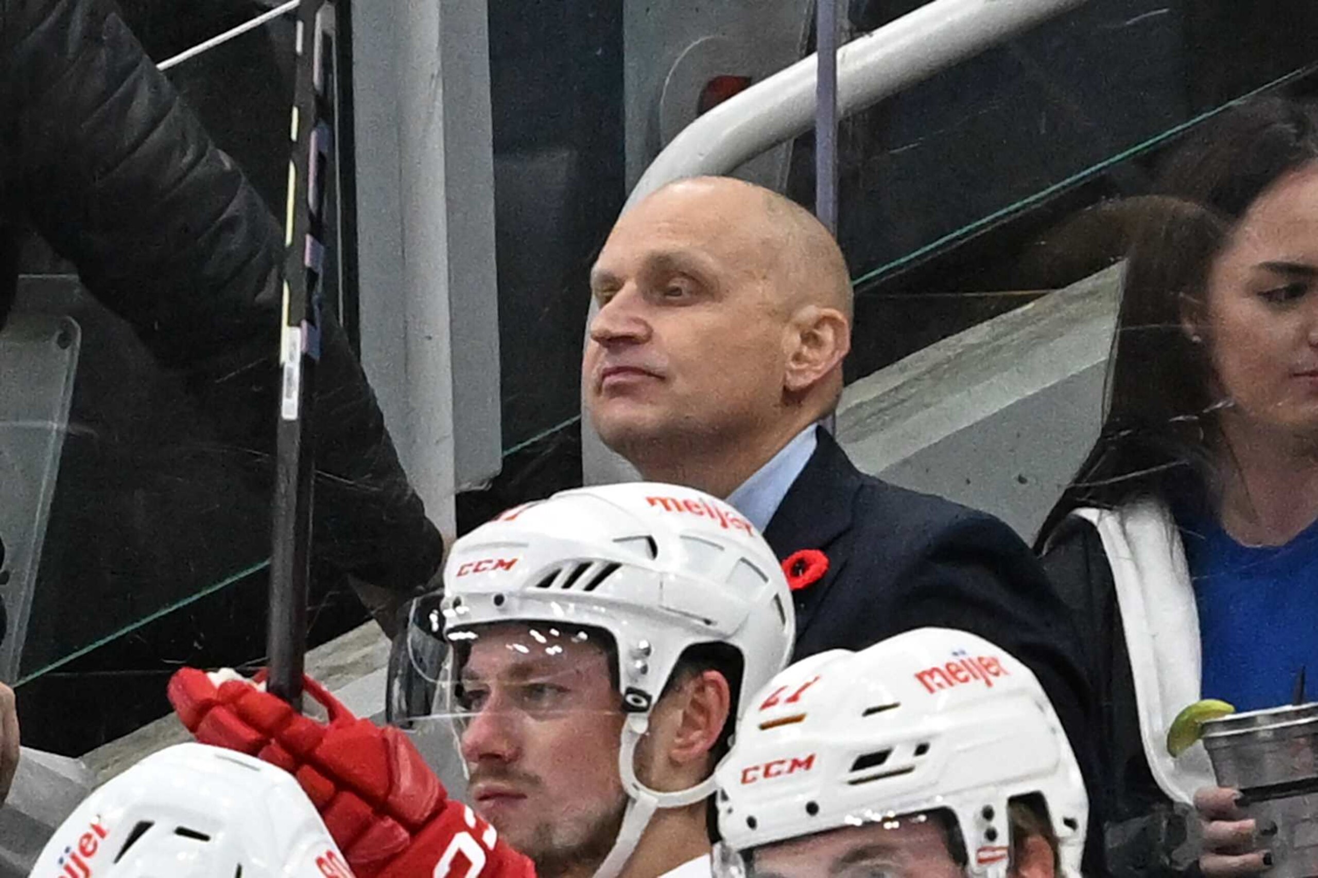 TORONTO, ON - NOVEMBER 08: Detroit Red Wings Head Coach Derek Lalonde behind the bench during the regular season NHL game between the Detroit Red Wings and Toronto Maple Leafs on November 8, 2024 at Scotiabank Arena in Toronto, ON. (Photo by Gerry Angus/Icon Sportswire via Getty Images) TORONTO, ON - NOVEMBER 08: Detroit Red Wings Head Coach Derek Lalonde behind the bench during the regular season NHL game between the Detroit Red Wings and Toronto Maple Leafs on November 8, 2024 at Scotiabank Arena in Toronto, ON. (Photo by Gerry Angus/Icon Sportswire via Getty Images)