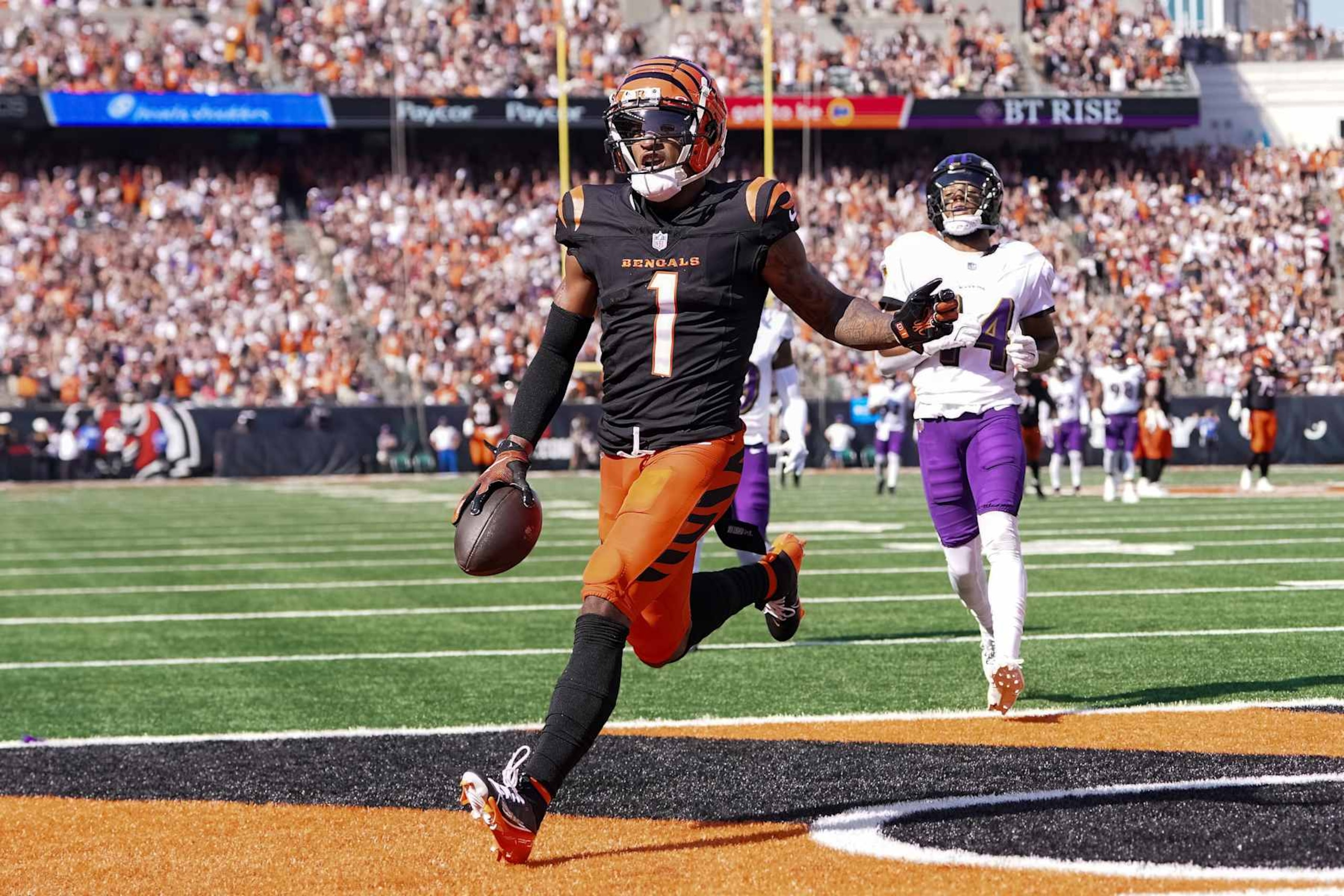 CINCINNATI, OHIO - OCTOBER 06: Ja'Marr Chase #1 of the Cincinnati Bengals scores a touchdown in the second quarter against the Baltimore Ravens at Paycor Stadium on October 06, 2024 in Cincinnati, Ohio. (Photo by Dylan Buell/Getty Images)