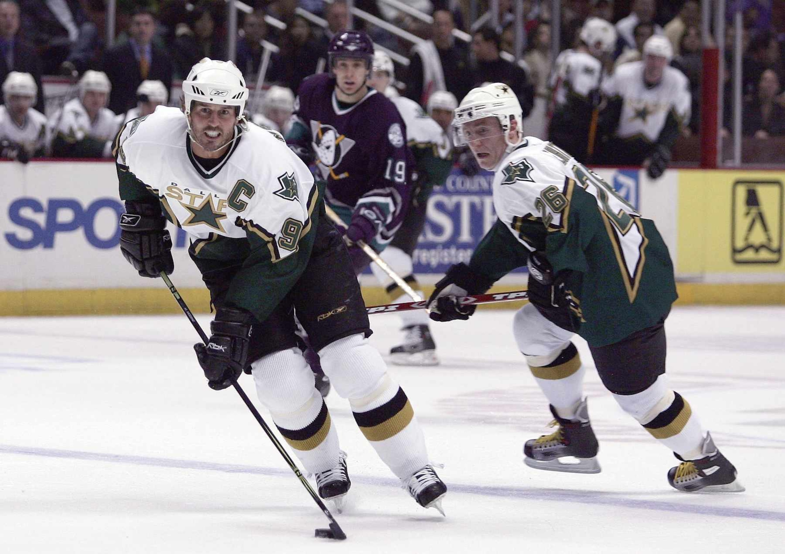 Former Dallas Stars forwards Mike Modano and Jere Lehtinen. Former Dallas Stars forwards Mike Modano and Jere Lehtinen.