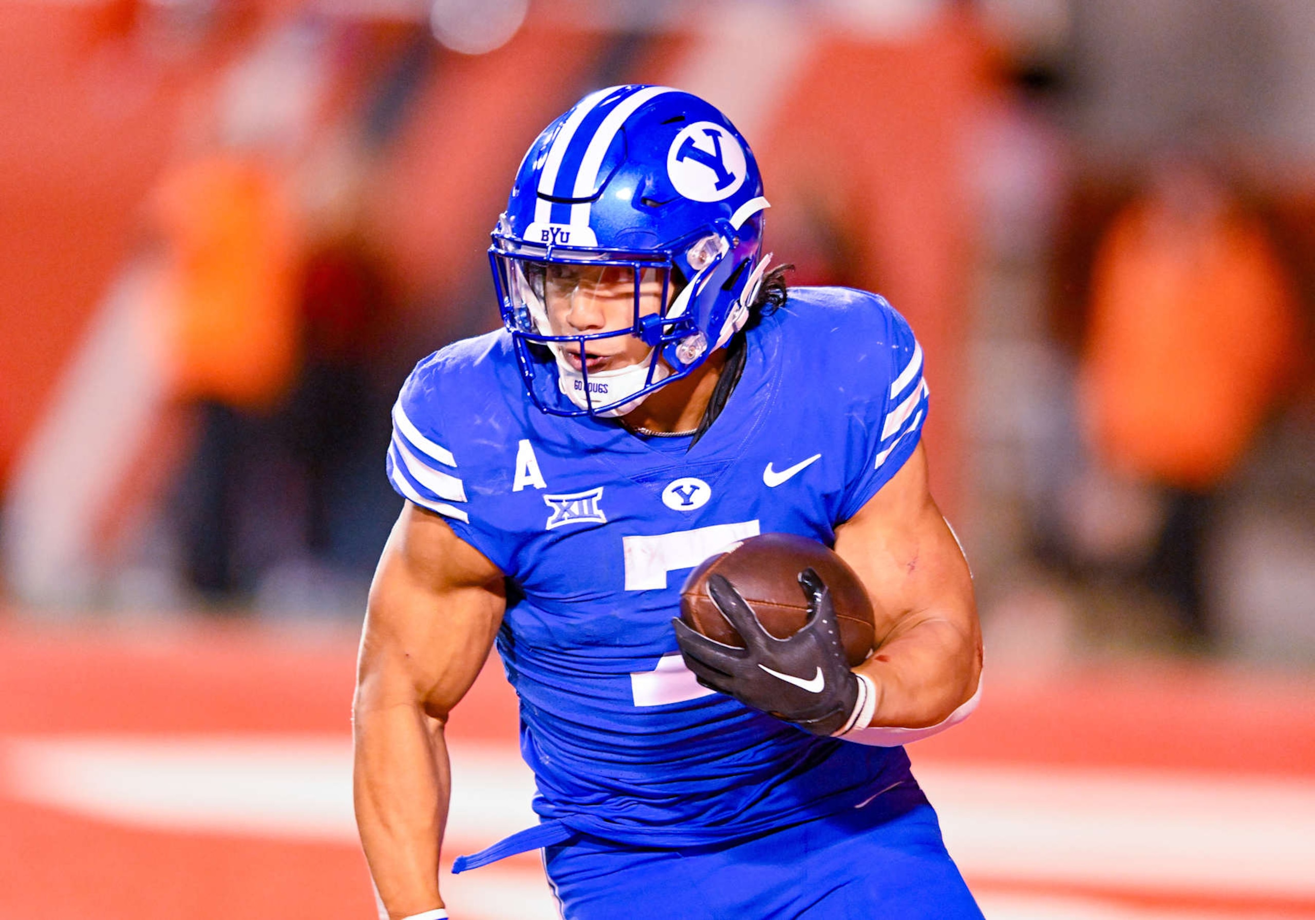 SALT LAKE CITY, UT - NOVEMBER 09: Brigham Young Cougars running back Hinckley Ropati (7) during a college football game between the BYU Cougars and Utah Utes on November 9, 2024 at Rice Eccles Stadium at Salt Lake City, Utah. (Photo by Boyd Ivey/Icon Sportswire via Getty Images) SALT LAKE CITY, UT - NOVEMBER 09: Brigham Young Cougars running back Hinckley Ropati (7) during a college football game between the BYU Cougars and Utah Utes on November 9, 2024 at Rice Eccles Stadium at Salt Lake City, Utah. (Photo by Boyd Ivey/Icon Sportswire via Getty Images)