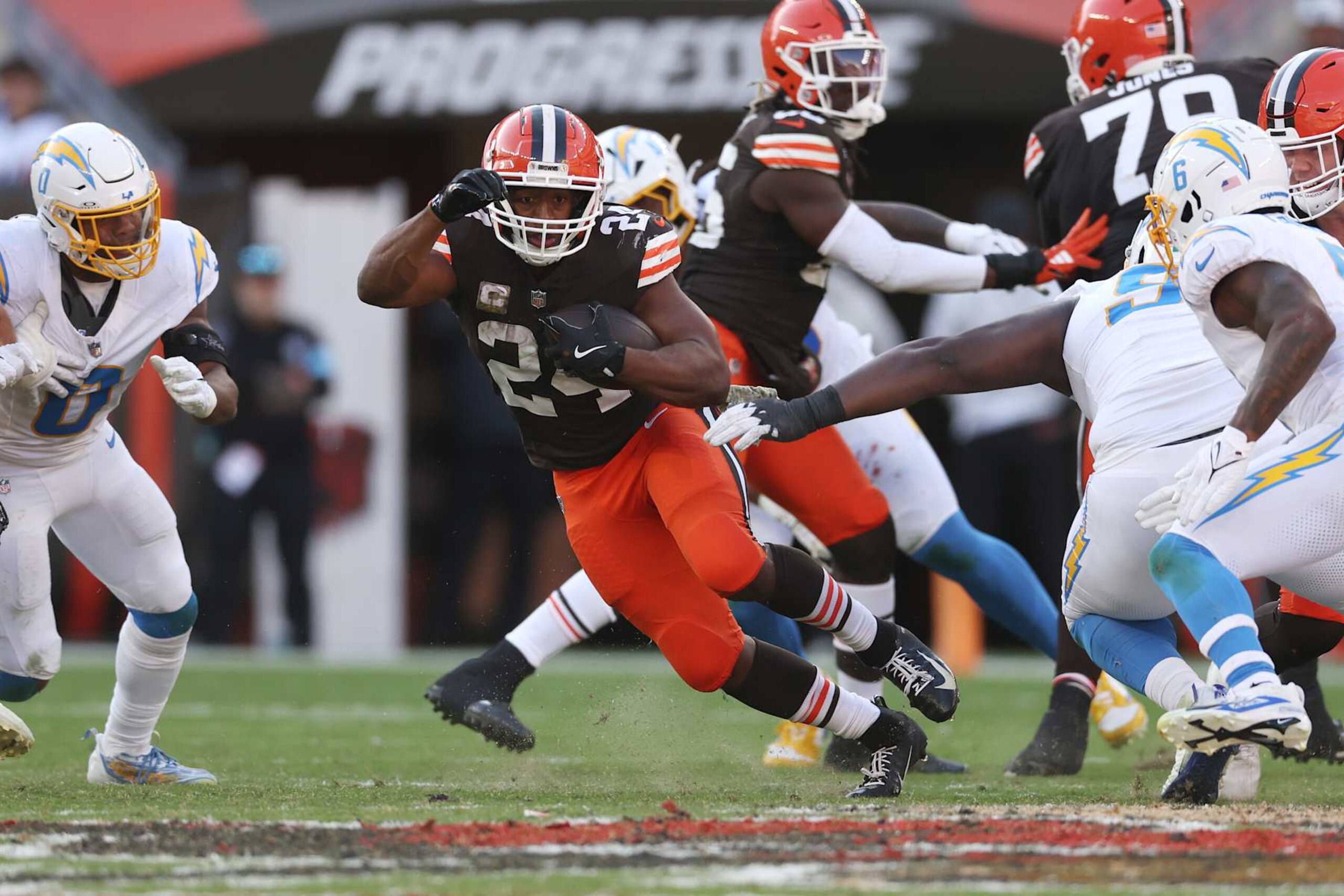 CLEVELAND, OHIO - NOVEMBER 03: Nick Chubb #24 of the Cleveland Browns plays against the Los Angeles Chargers at Cleveland Browns Stadium on November 03, 2024 in Cleveland, Ohio. (Photo by Gregory Shamus/Getty Images)
