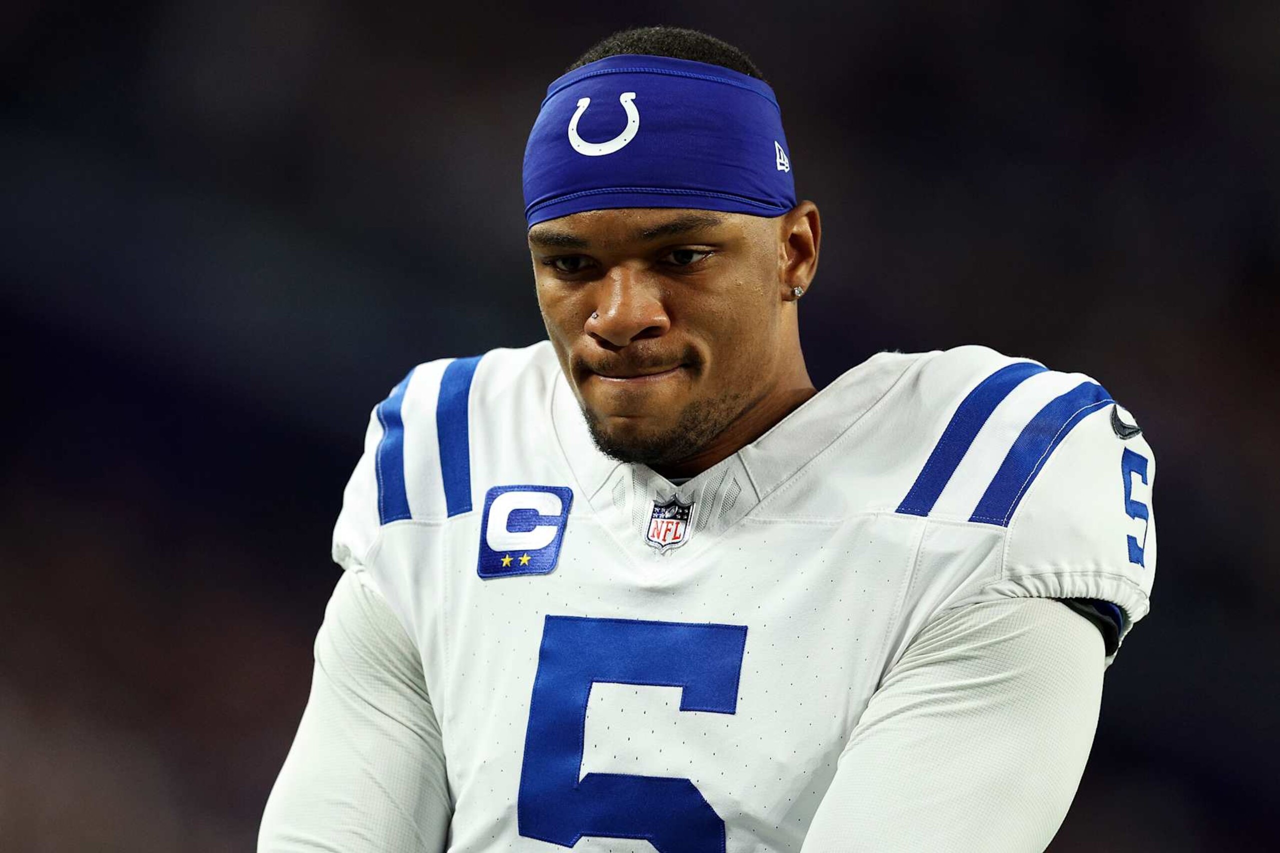 MINNEAPOLIS, MINNESOTA - NOVEMBER 03: Anthony Richardson #5 of the Indianapolis Colts looks on prior to the start of the game against the Minnesota Vikings at U.S. Bank Stadium on November 03, 2024 in Minneapolis, Minnesota. The Vikings defeated the Colts 21-13. (Photo by David Berding/Getty Images)