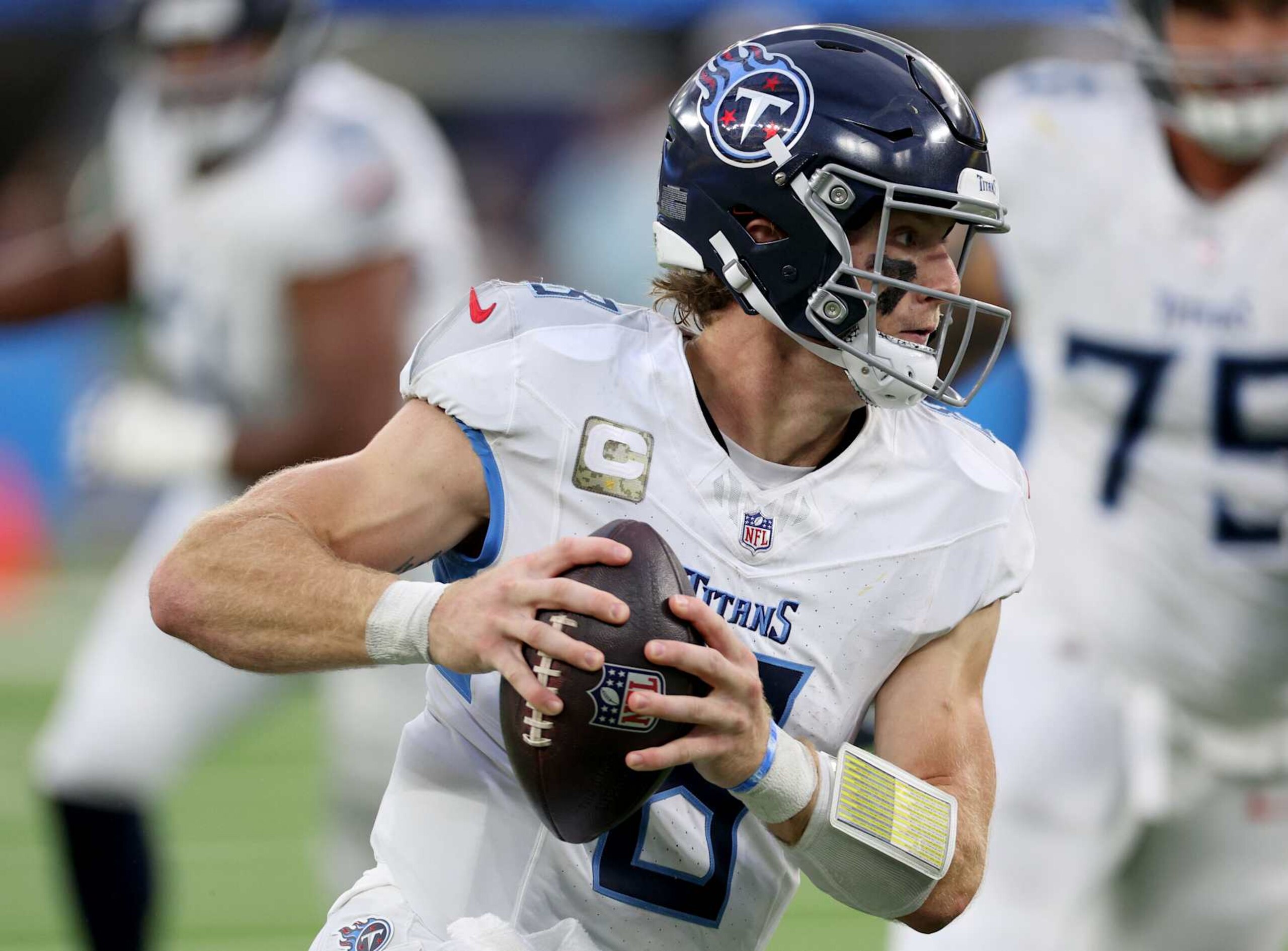 INGLEWOOD, CALIFORNIA - NOVEMBER 10: Will Levis #8 of the Tennessee Titans waits in the pocket to pass during a 27-17 loss to the Los Angeles Chargers at SoFi Stadium on November 10, 2024 in Inglewood, California. (Photo by Harry How/Getty Images)