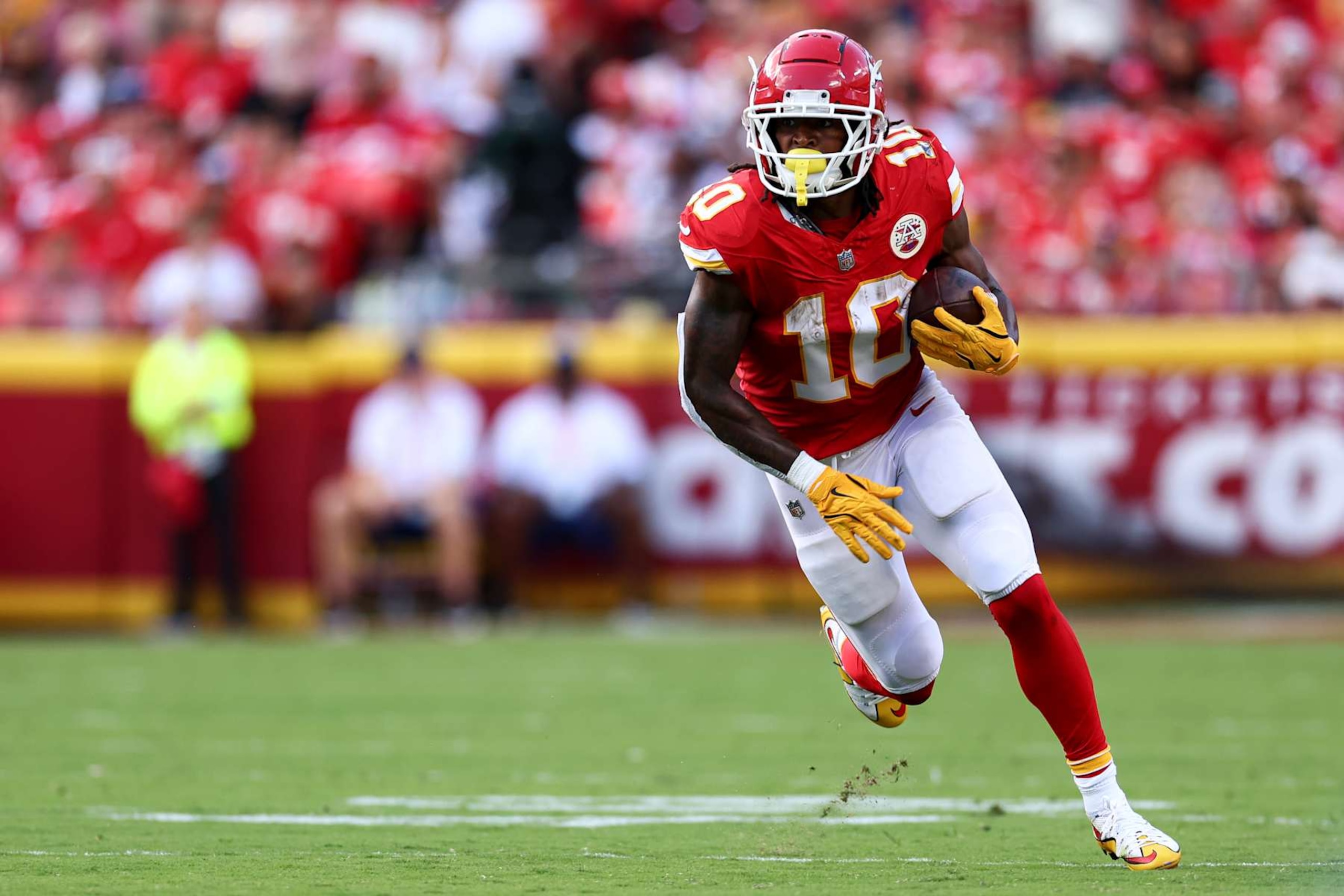 KANSAS CITY, MO - SEPTEMBER 15: Isiah Pacheco #10 of the Kansas City Chiefs carries the ball during the second quarter of an NFL football game against the Cincinnati Bengals at GEHA Field at Arrowhead Stadium on September 15, 2024 in Kansas City, Missouri. (Photo by Kevin Sabitus/Getty Images)