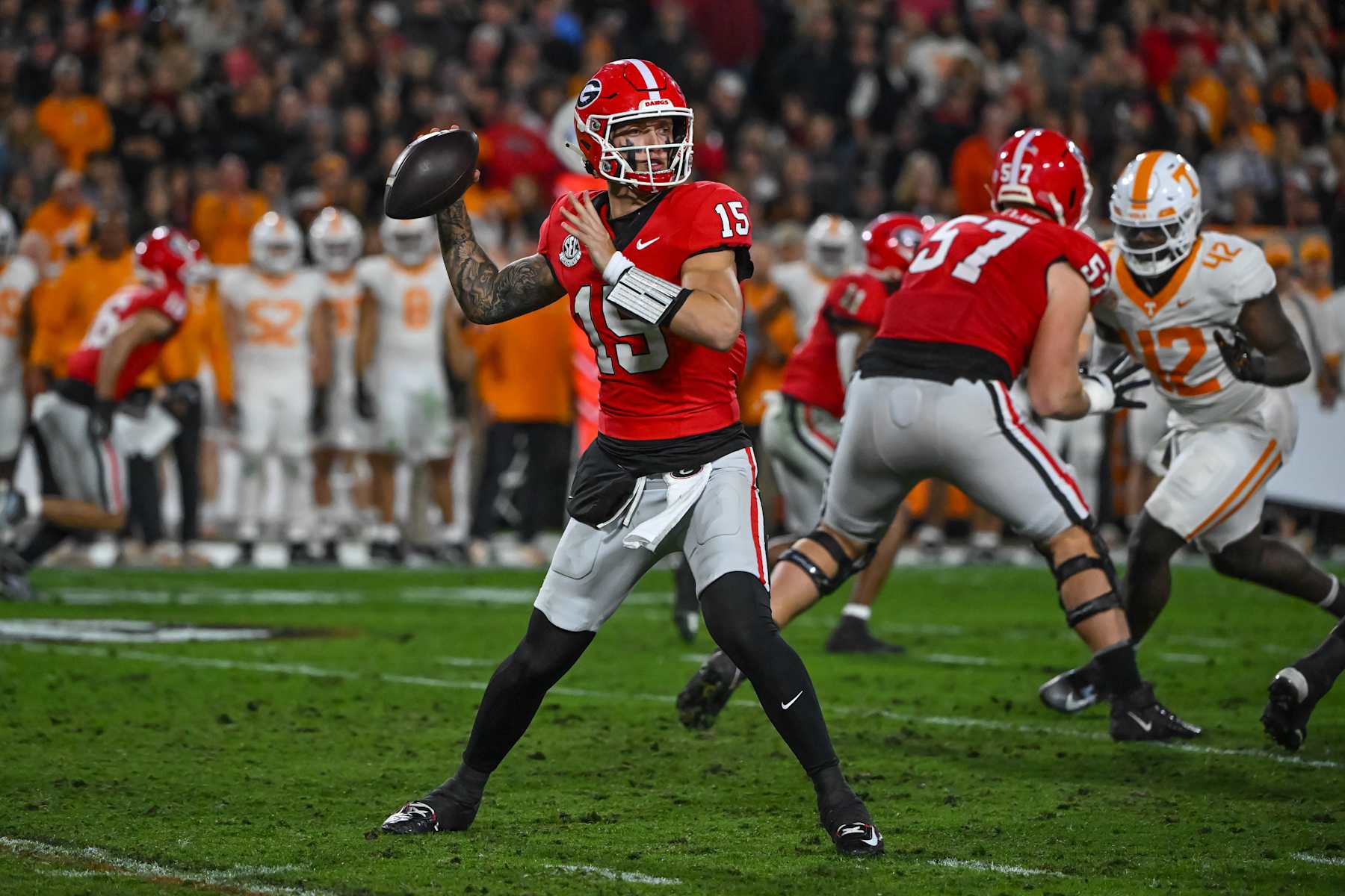 ATHENS, GA - NOVEMBER 16: Georgia Bulldogs quarterback Carson Beck (15) during the college football game between the Tennessee Volunteers and the Georgia Bulldogs on November 16, 2024, on Dooley Field at Sanford Stadium in Athens, GA. (Photo by John Adams/Icon Sportswire via Getty Images)