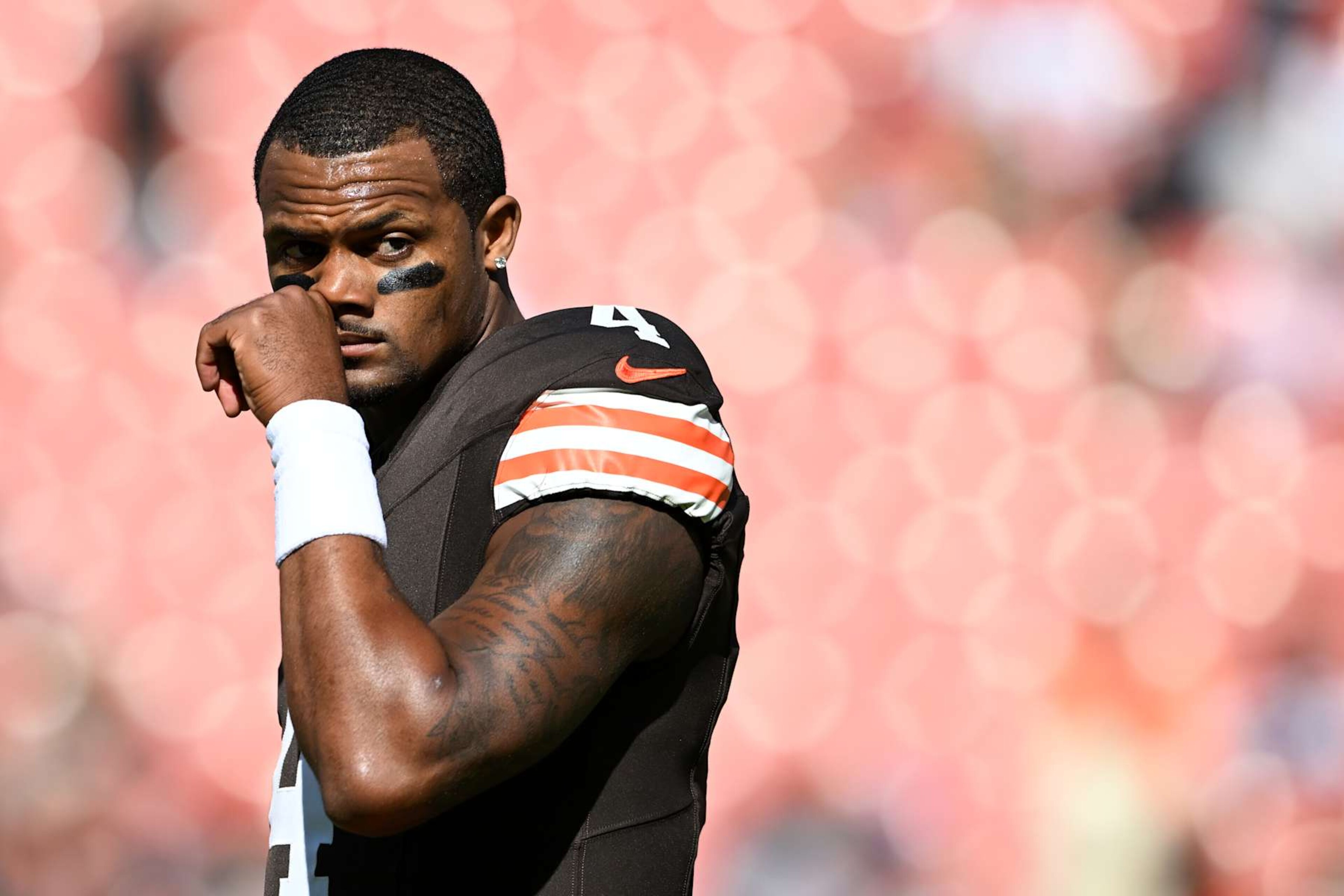 CLEVELAND, OHIO - OCTOBER 20: Deshaun Watson #4 of the Cleveland Browns looks on prior to a game against the Cincinnati Bengals at Huntington Bank Field on October 20, 2024 in Cleveland, Ohio. (Photo by Nick Cammett/Diamond Images via Getty Images) CLEVELAND, OHIO - OCTOBER 20: Deshaun Watson #4 of the Cleveland Browns looks on prior to a game against the Cincinnati Bengals at Huntington Bank Field on October 20, 2024 in Cleveland, Ohio. (Photo by Nick Cammett/Diamond Images via Getty Images)