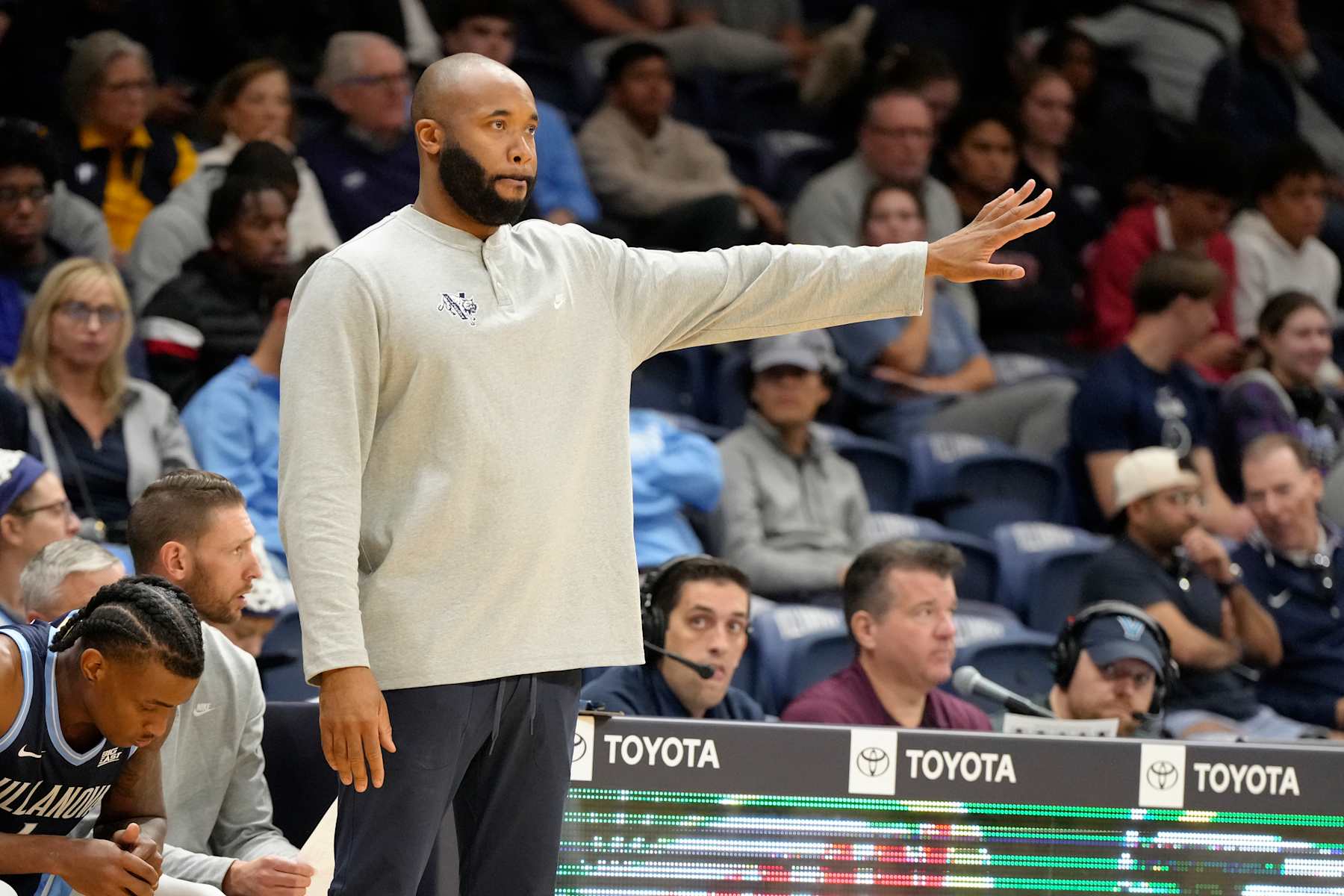 VILLANOVA, PA -  OCTOBER 27:  Head coach Kyle Neptune of the Villanova Wildcats signals to his players during an exhibition college basketball game against the Robert Morris Colonials at Finneran Pavilion on October 27, 2024 in Villanova, Pennsylvania.  (Photo by Mitchell Layton/Getty Images)