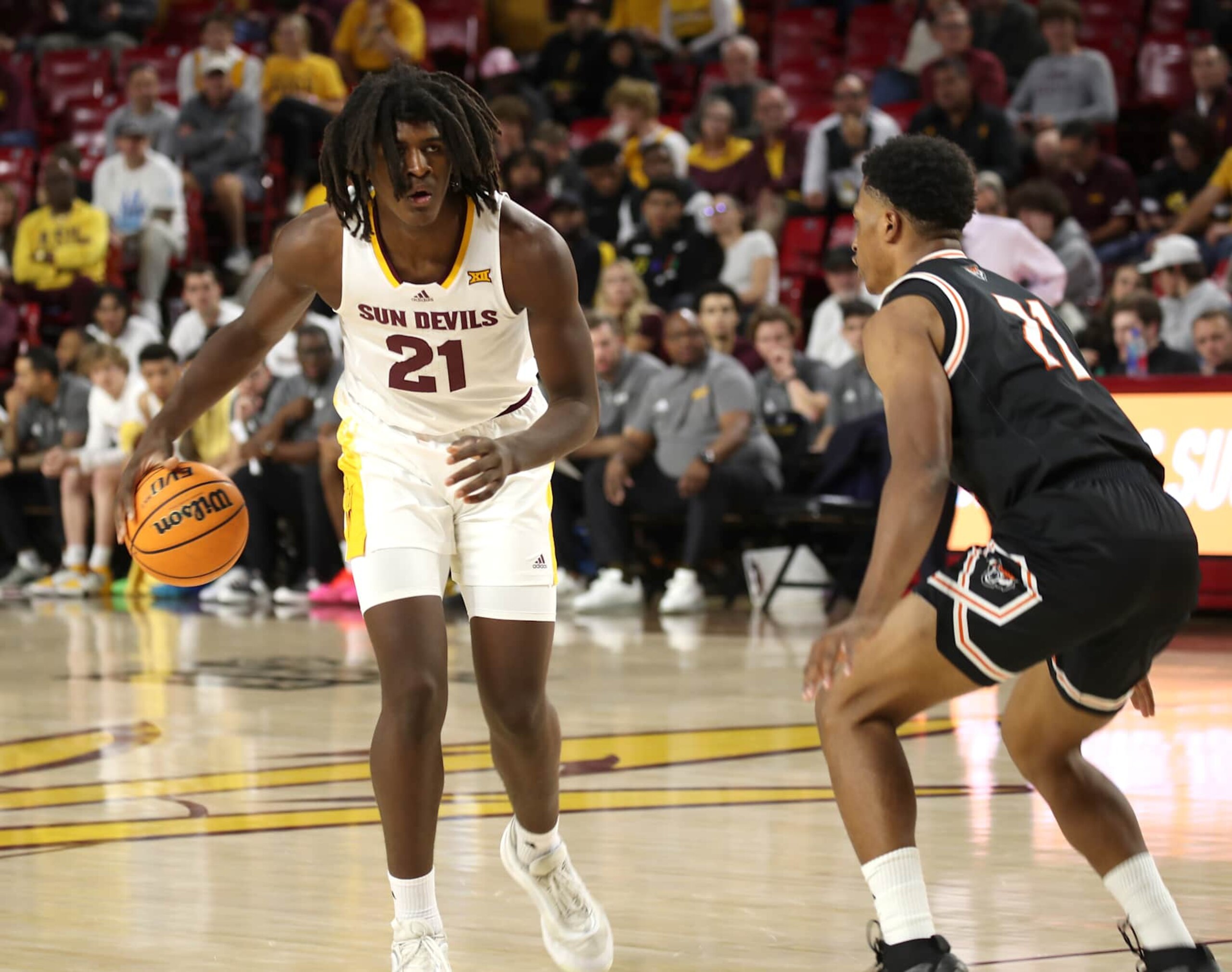 TEMPE, ARIZONA - NOVEMBER 5: Jayden Quaintance #21 of the Arizona State Sun Devils dribbles the ball down the court during the first half of the Idaho State Bengals versus the Arizona State Sun Devils NCAA college basketball game at Desert Financial Arena on November 5, 2024 in Tempe, Arizona. (Photo by Bruce Yeung/Getty Images)