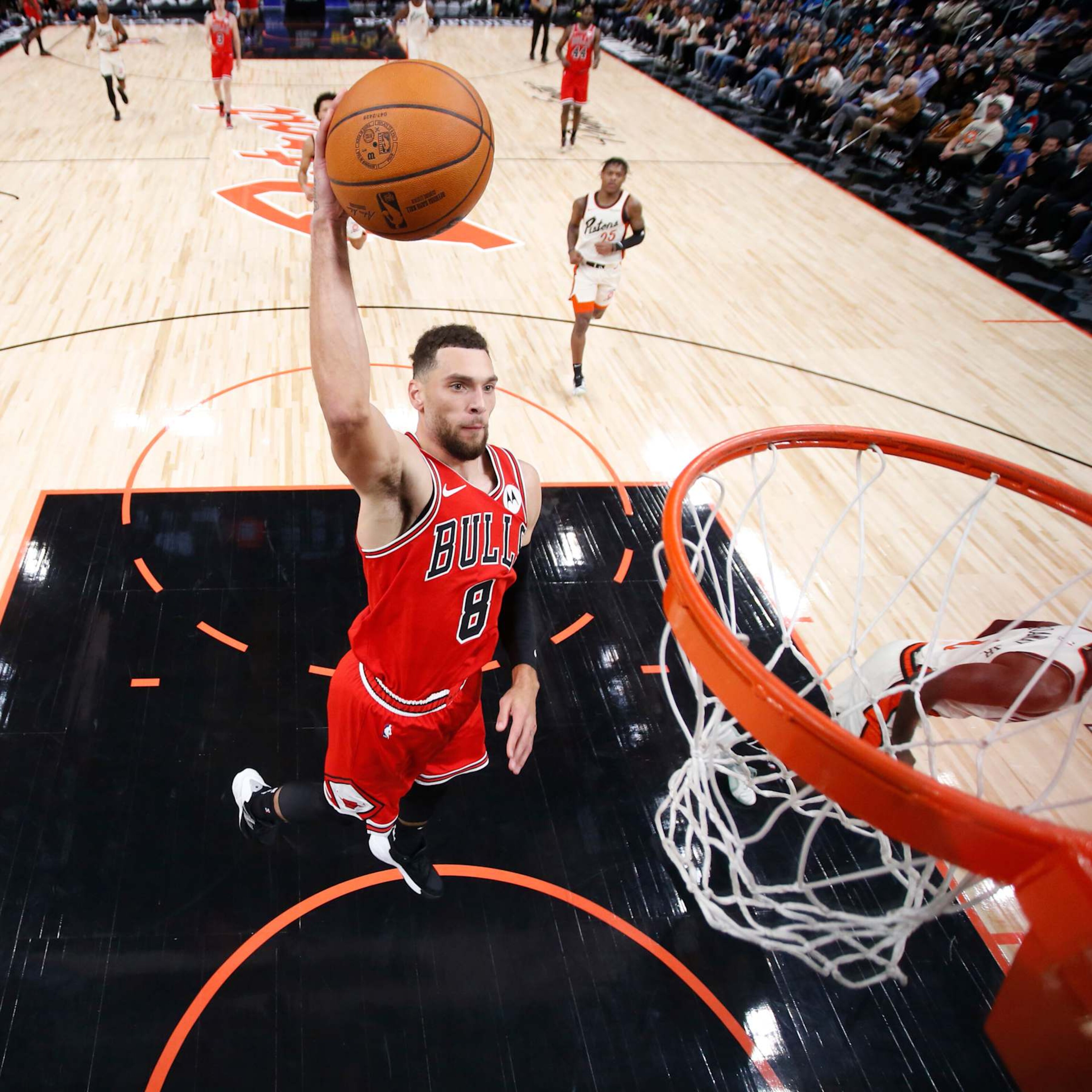 DETROIT, MI - NOVEMBER 18: Zach LaVine #8 of the Chicago Bulls dunks the ball during the game against the Detroit Pistons on November 18, 2024 at Little Caesars Arena in Detroit, Michigan. NOTE TO USER: User expressly acknowledges and agrees that, by downloading and/or using this photograph, User is consenting to the terms and conditions of the Getty Images License Agreement. Mandatory Copyright Notice: Copyright 2024 NBAE (Photo by Brian Sevald/NBAE via Getty Images) DETROIT, MI - NOVEMBER 18: Zach LaVine #8 of the Chicago Bulls dunks the ball during the game against the Detroit Pistons on November 18, 2024 at Little Caesars Arena in Detroit, Michigan. NOTE TO USER: User expressly acknowledges and agrees that, by downloading and/or using this photograph, User is consenting to the terms and conditions of the Getty Images License Agreement. Mandatory Copyright Notice: Copyright 2024 NBAE (Photo by Brian Sevald/NBAE via Getty Images)