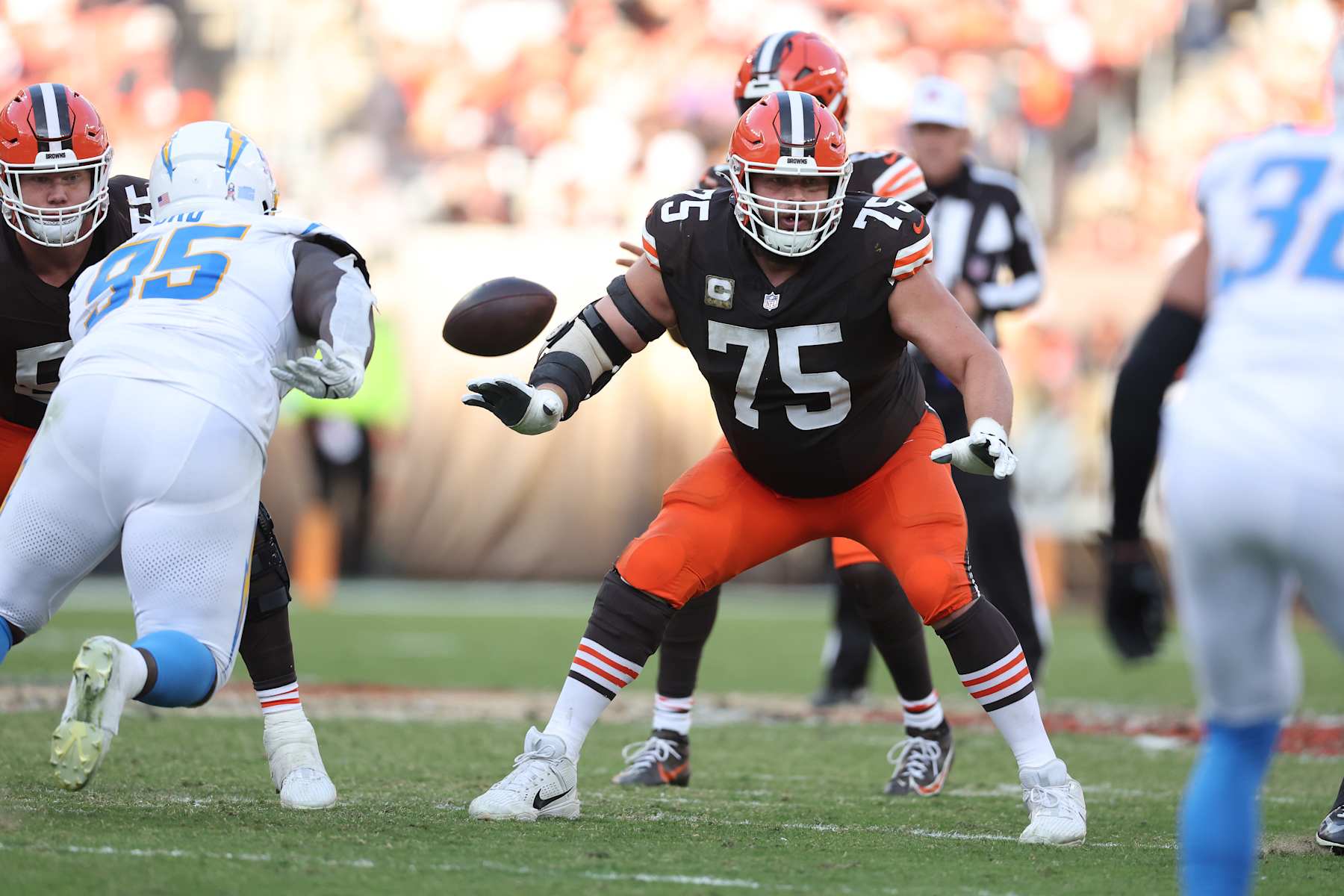 CLEVELAND, OHIO - NOVEMBER 03: Joel Bitonio #75 of the Cleveland Browns plays against the Los Angeles Chargers at Cleveland Browns Stadium on November 03, 2024 in Cleveland, Ohio. (Photo by Gregory Shamus/Getty Images)