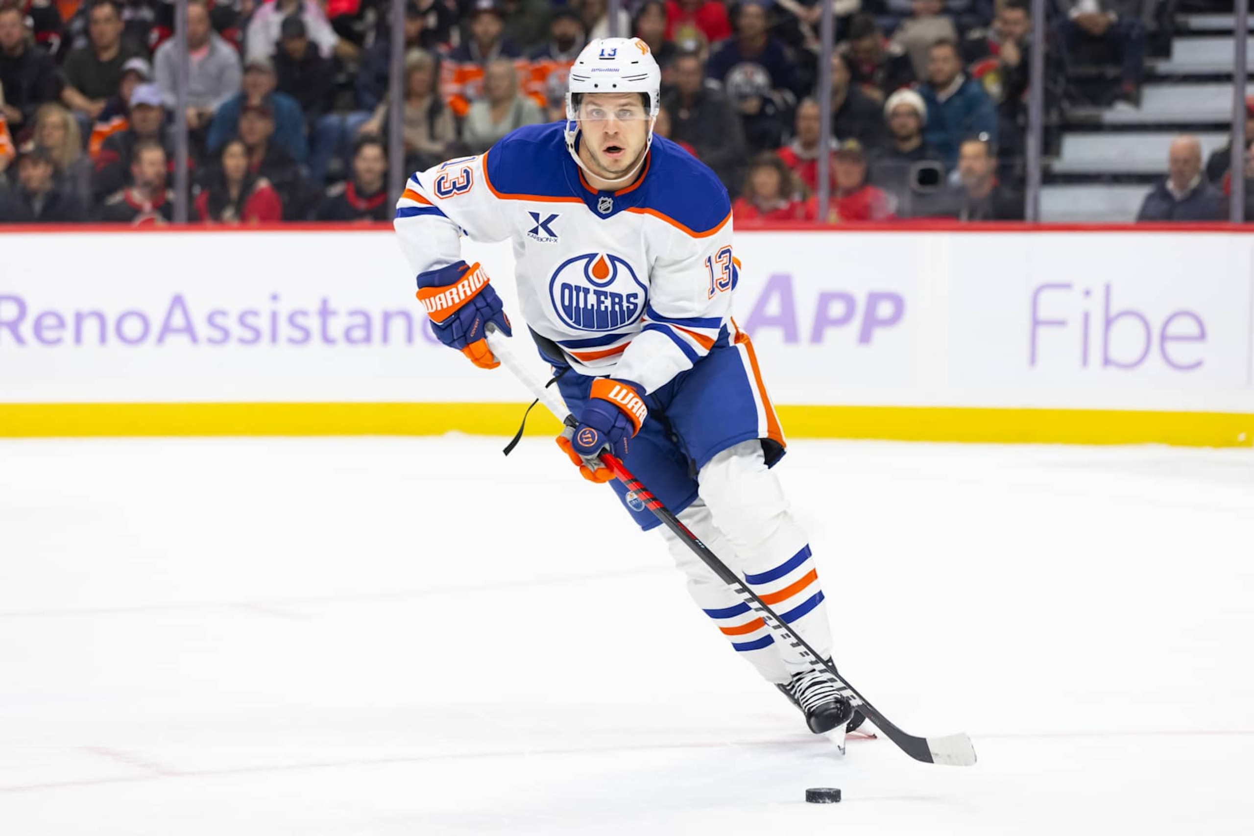 OTTAWA, ON - NOVEMBER 19: Edmonton Oilers Left Wing Mattias Janmark (13) skates with the puck during first period National Hockey League action between the Edmonton Oilers and Ottawa Senators on November 19, 2024, at Canadian Tire Centre in Ottawa, ON, Canada. (Photo by Richard A. Whittaker/Icon Sportswire via Getty Images)