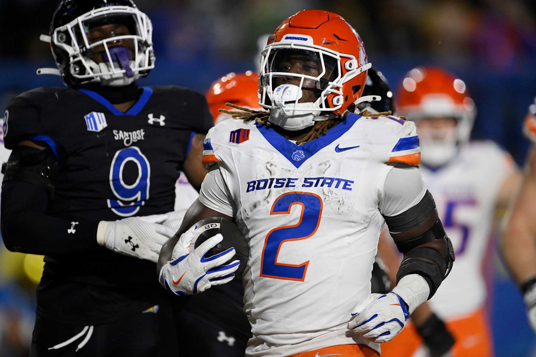 SAN JOSE, CALIFORNIA - NOVEMBER 16: Ashton Jeanty #2 of the Boise State Broncos scores a touchdown during a game against the San Jose State Spartans in the second quarter at CEFCU Stadium on November 16, 2024 in San Jose, California.  (Photo by Eakin Howard/Getty Images)