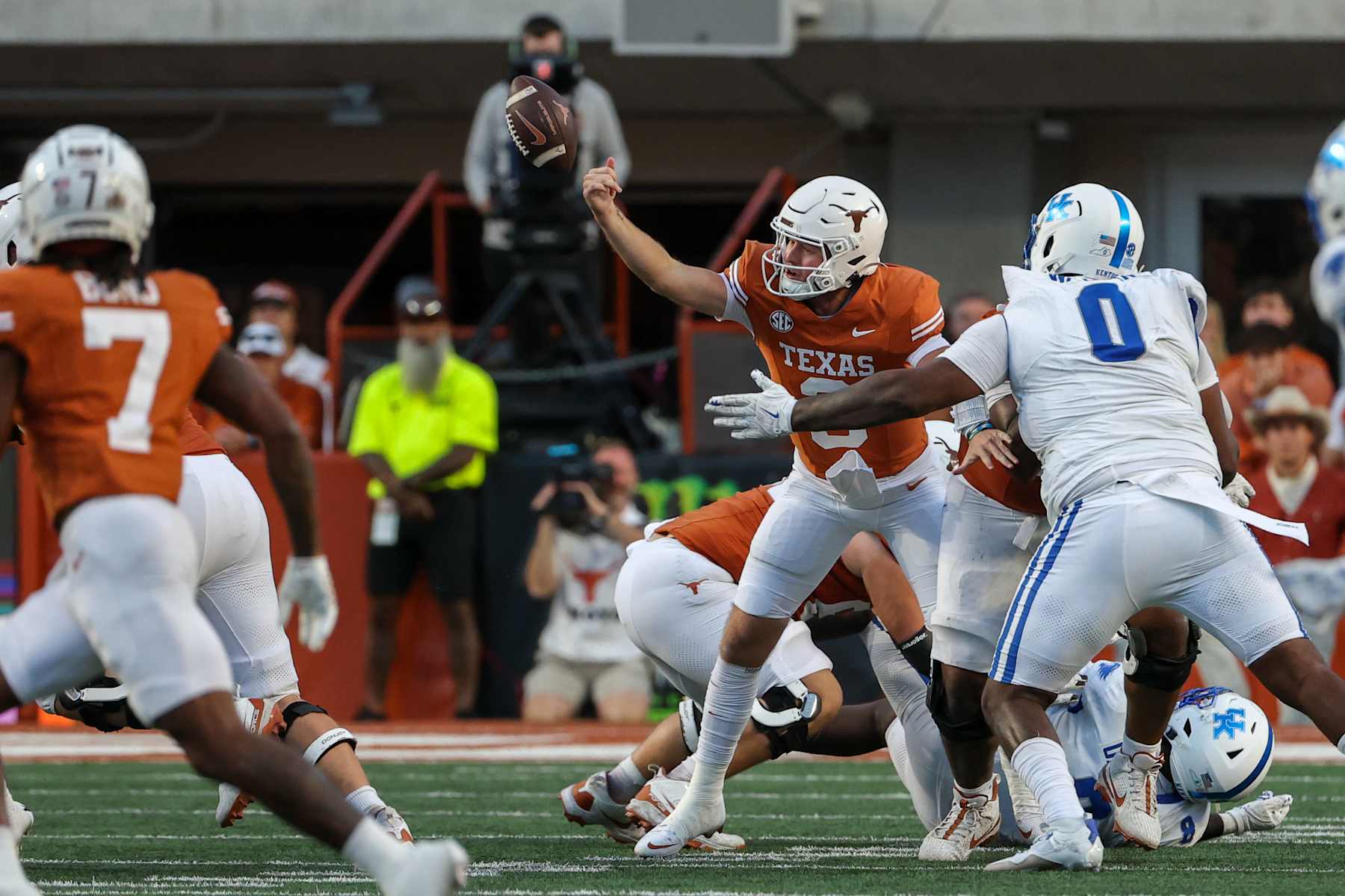 AUSTIN, TX - NOVEMBER 23: Texas Longhorns quarterback Quinn Ewers (3) looses control of the ball in the pocket which ends up as a pick six during the SEC college football game between Texas Longhorns and Kentucky Wildcats on November 23, 2024, at Darrell K Royal - Texas Memorial Stadium in Austin, TX. (Photo by David Buono/Icon Sportswire via Getty Images)