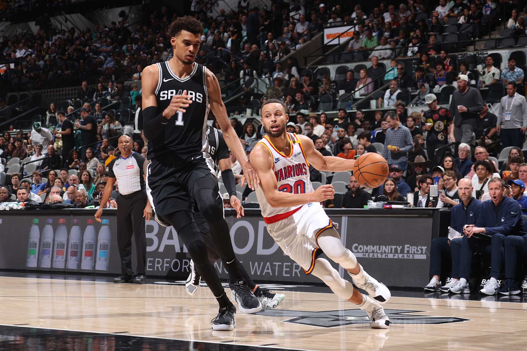 Stephen Curry, Warriors Disappoint NBA Fans in Loss vs. Victor Wembanyama,  Spurs, image size:1800x1200