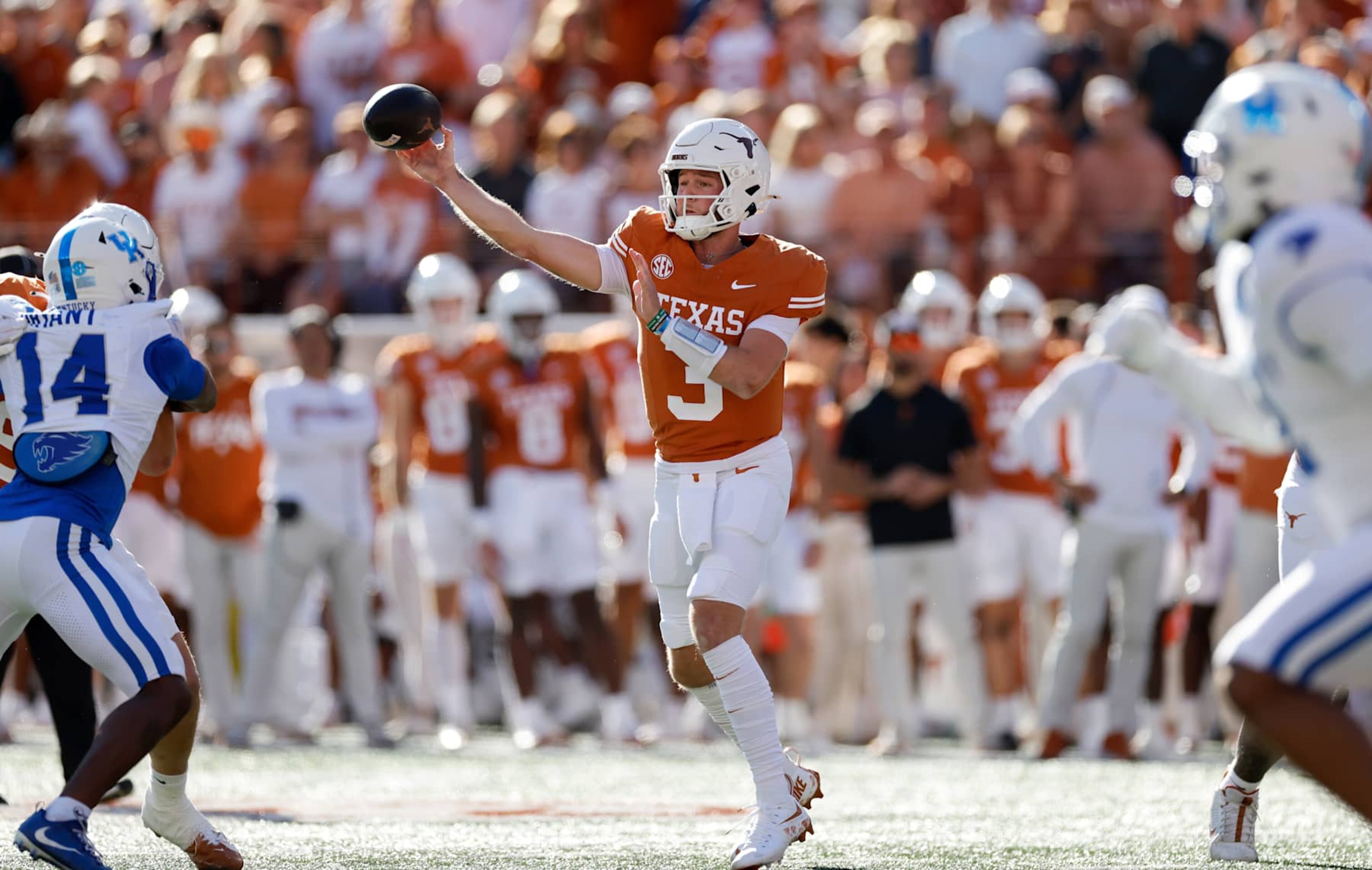 AUSTIN, TEXAS - NOVEMBER 23: Quinn Ewers #3 of the Texas Longhorns throws a pass in the first quarter against the Kentucky Wildcats at Darrell K Royal-Texas Memorial Stadium on November 23, 2024 in Austin, Texas. (Photo by Tim Warner/Getty Images) AUSTIN, TEXAS - NOVEMBER 23: Quinn Ewers #3 of the Texas Longhorns throws a pass in the first quarter against the Kentucky Wildcats at Darrell K Royal-Texas Memorial Stadium on November 23, 2024 in Austin, Texas. (Photo by Tim Warner/Getty Images)