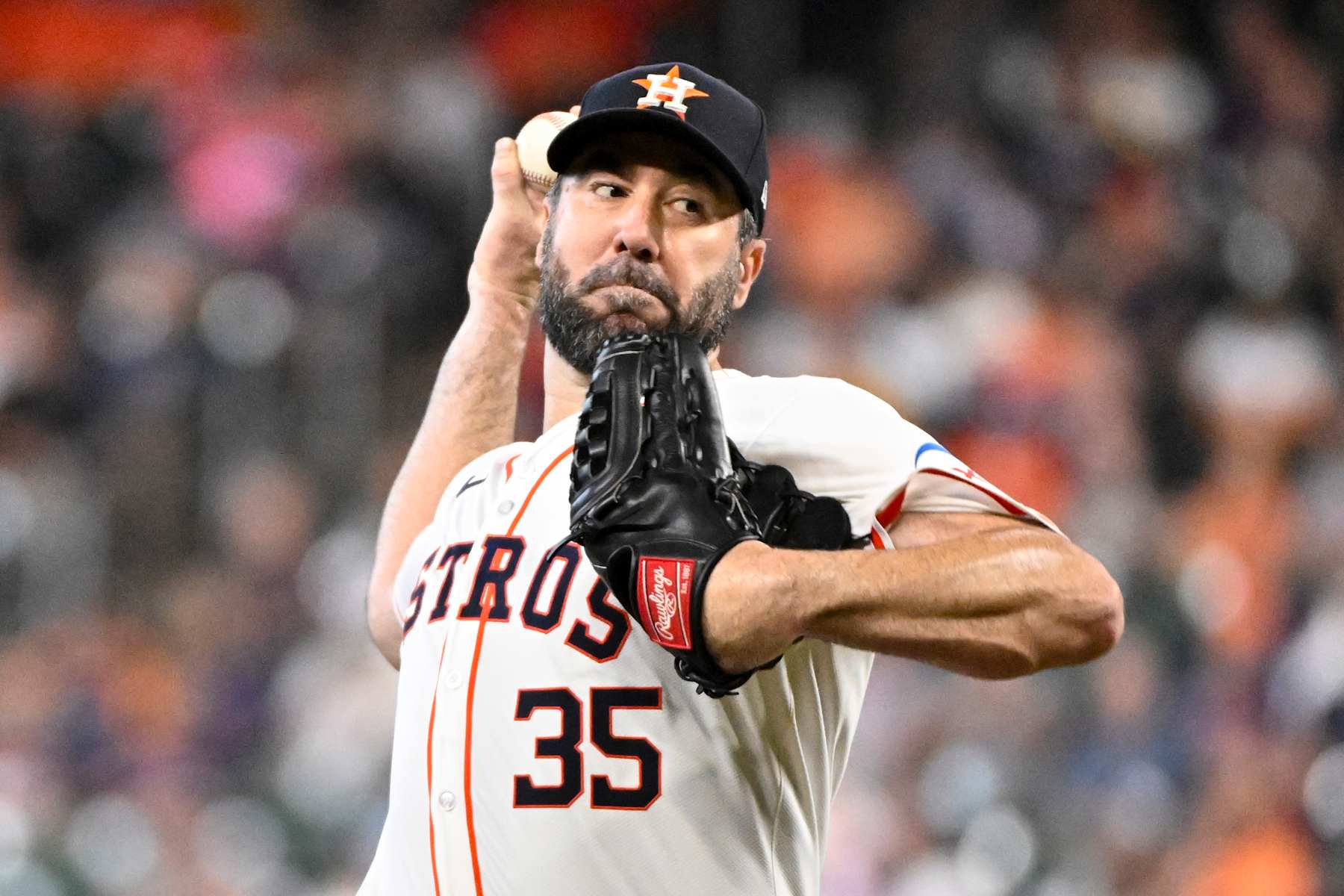 HOUSTON, TX - AUGUST 21: Justin Verlander #35 of the Houston Astros pitches during the game between the Boston Red Sox and the Houston Astros at Minute Maid Park on Wednesday, August 21, 2024 in Houston, Texas. (Photo by Logan Riely/MLB Photos via Getty Images)