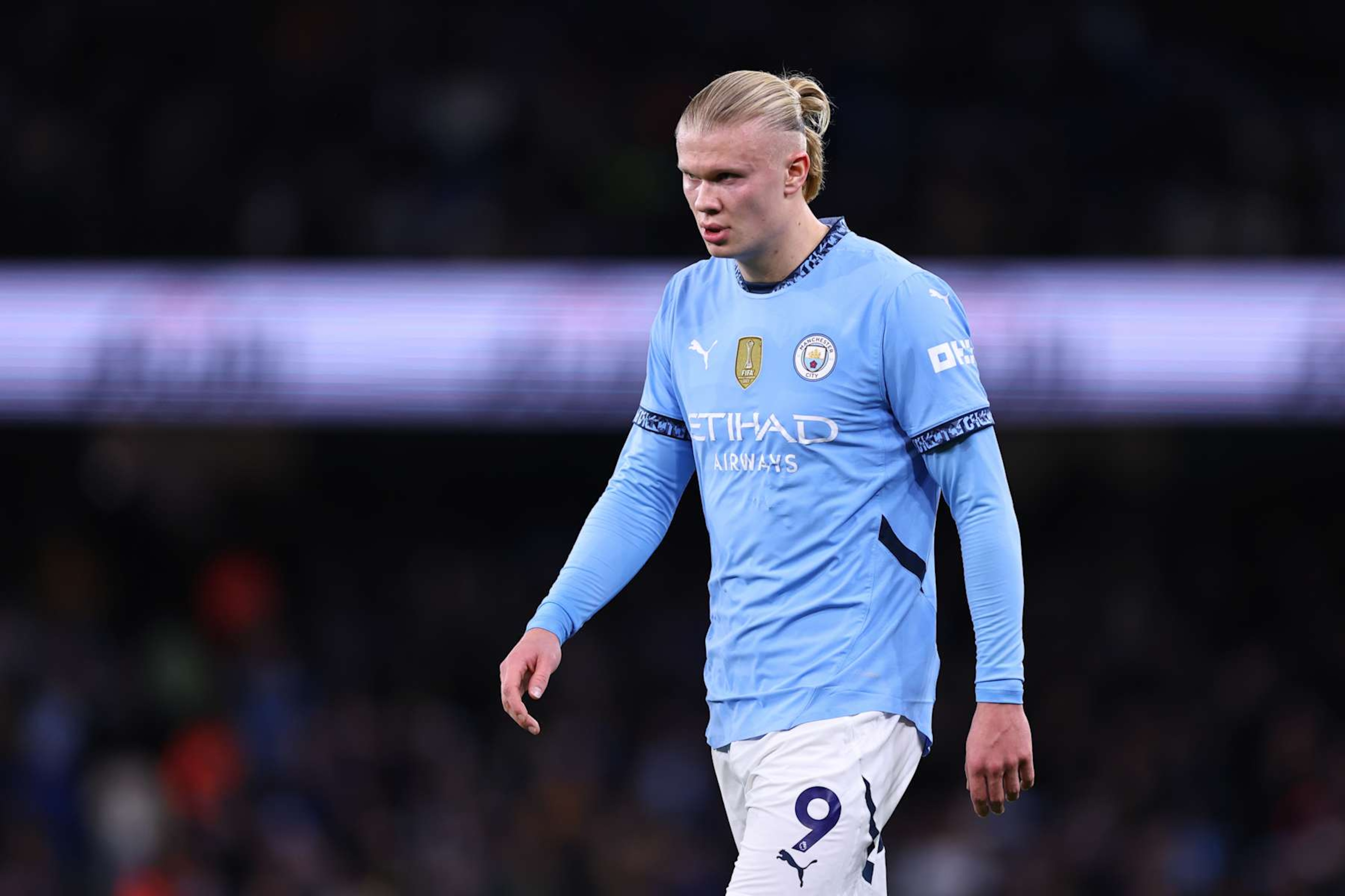MANCHESTER, ENGLAND - NOVEMBER 23: Erling Haaland of Manchester City during the Premier League match between Manchester City FC and Tottenham Hotspur FC at Etihad Stadium on November 23, 2024 in Manchester, England. (Photo by Robbie Jay Barratt - AMA/Getty Images) MANCHESTER, ENGLAND - NOVEMBER 23: Erling Haaland of Manchester City during the Premier League match between Manchester City FC and Tottenham Hotspur FC at Etihad Stadium on November 23, 2024 in Manchester, England. (Photo by Robbie Jay Barratt - AMA/Getty Images)
