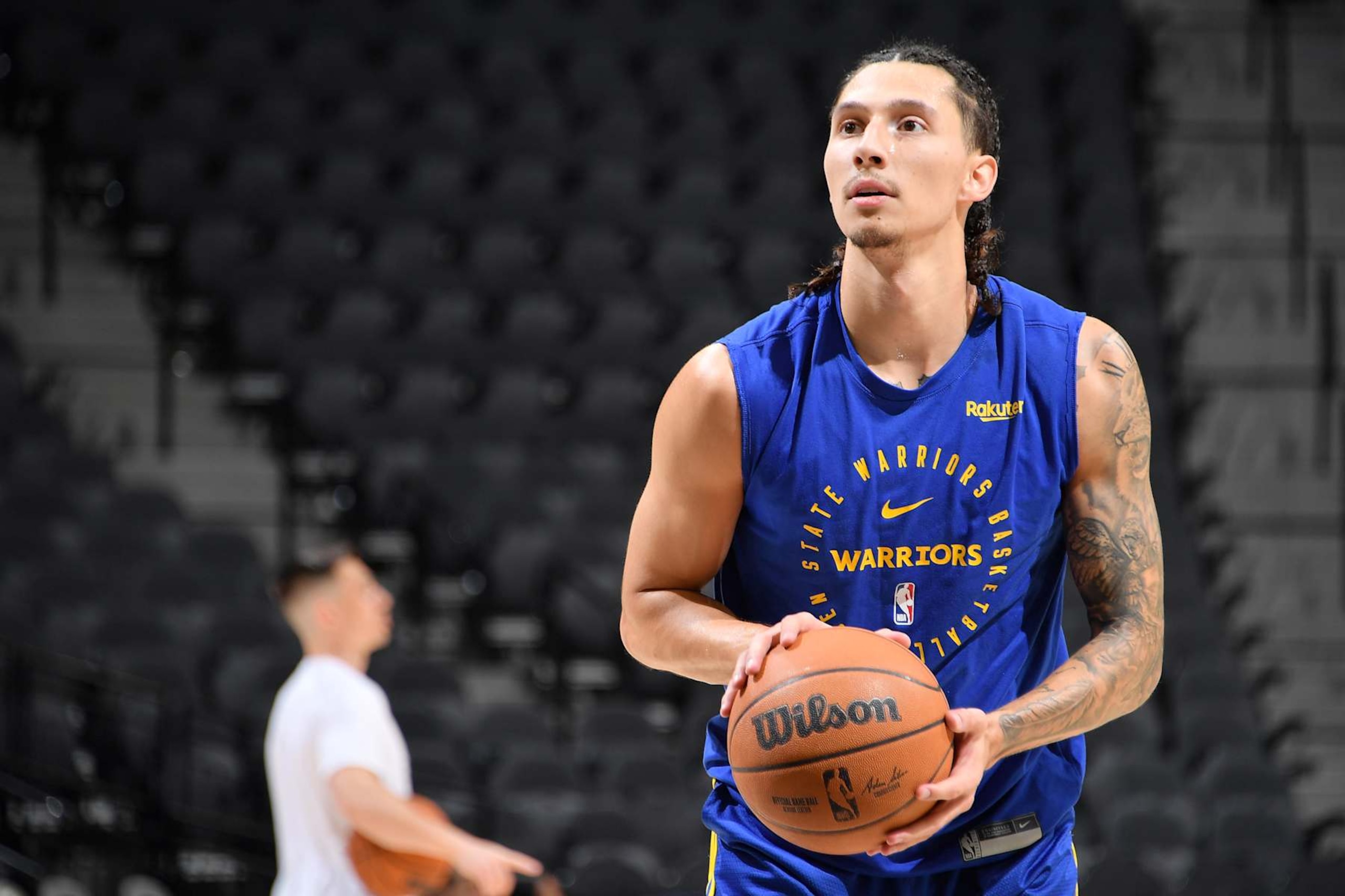 SAN ANTONIO, TX - NOVEMBER 23: Lindy Waters III #43 of the Golden State Warriors warms up before the game against the San Antonio Spurs on November 23, 2024 at the Frost Bank Center in San Antonio, Texas. NOTE TO USER: User expressly acknowledges and agrees that, by downloading and or using this photograph, user is consenting to the terms and conditions of the Getty Images License Agreement. Mandatory Copyright Notice: Copyright 2024 NBAE (Photos by Michael Gonzales/NBAE via Getty Images) SAN ANTONIO, TX - NOVEMBER 23: Lindy Waters III #43 of the Golden State Warriors warms up before the game against the San Antonio Spurs on November 23, 2024 at the Frost Bank Center in San Antonio, Texas. NOTE TO USER: User expressly acknowledges and agrees that, by downloading and or using this photograph, user is consenting to the terms and conditions of the Getty Images License Agreement. Mandatory Copyright Notice: Copyright 2024 NBAE (Photos by Michael Gonzales/NBAE via Getty Images)