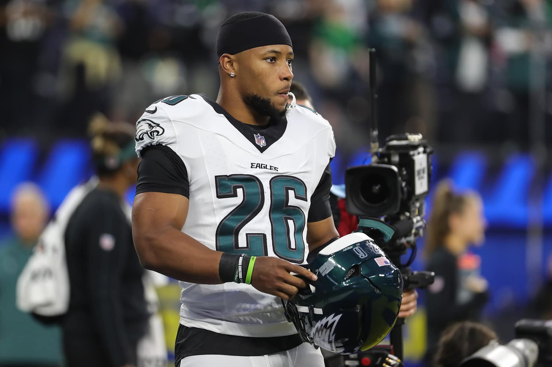 INGLEWOOD, CA - NOVEMBER 24: Philadelphia Eagles running back Saquon Barkley (26) chews on his mouthpiece during the Philadelphia Eagles vs Los Angeles Rams NFL game on November 24, 2024, at SoFI Stadium in Inglewood, CA. (Photo by Jevone Moore/Icon Sportswire via Getty Images)