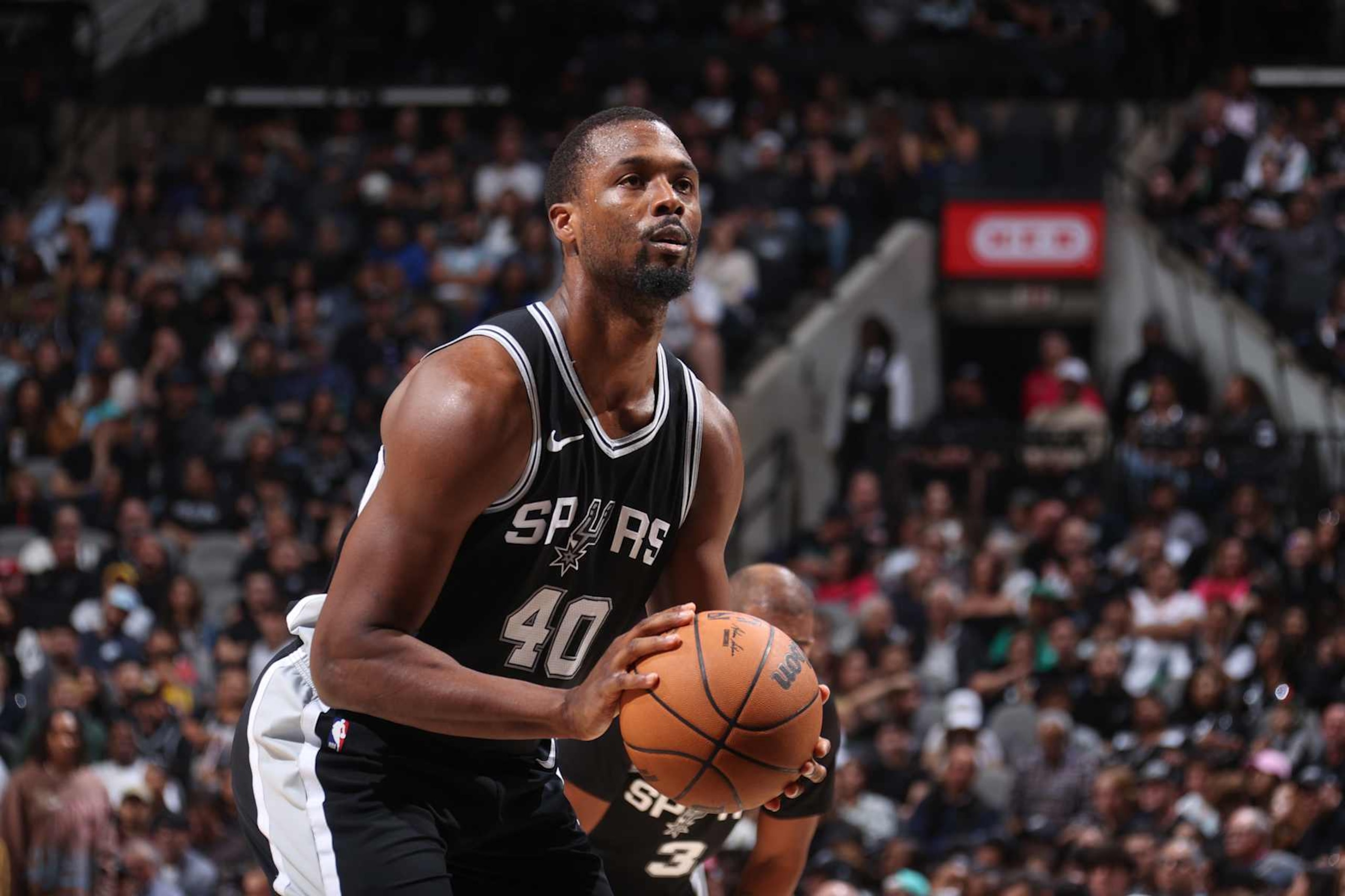 SAN ANTONIO, TX - NOVEMBER 23: Harrison Barnes #40 of the San Antonio Spurs shoots a free throw during the game against the Golden State Warriors on November 23, 2024 at the Frost Bank Center in San Antonio, Texas. NOTE TO USER: User expressly acknowledges and agrees that, by downloading and or using this photograph, user is consenting to the terms and conditions of the Getty Images License Agreement. Mandatory Copyright Notice: Copyright 2024 NBAE (Photos by Nathaniel S. Butler/NBAE via Getty Images) SAN ANTONIO, TX - NOVEMBER 23: Harrison Barnes #40 of the San Antonio Spurs shoots a free throw during the game against the Golden State Warriors on November 23, 2024 at the Frost Bank Center in San Antonio, Texas. NOTE TO USER: User expressly acknowledges and agrees that, by downloading and or using this photograph, user is consenting to the terms and conditions of the Getty Images License Agreement. Mandatory Copyright Notice: Copyright 2024 NBAE (Photos by Nathaniel S. Butler/NBAE via Getty Images)