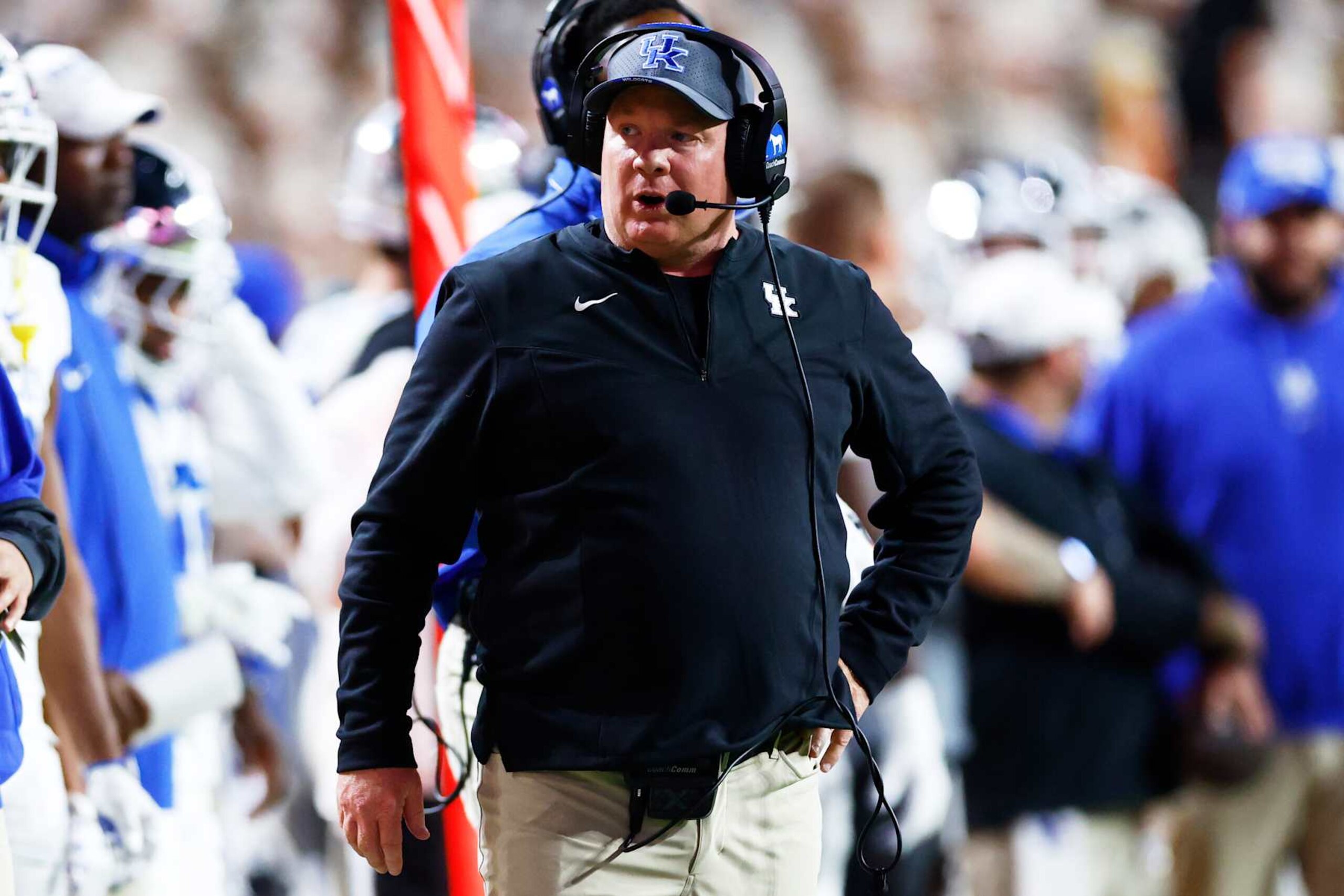 KNOXVILLE, TENNESSEE - NOVEMBER 02: Head Coach Mark Stoops of the Kentucky Wildcats during the game at Neyland Stadium between Kentucky and Tennessee on November 02, 2024 in Knoxville, Tennessee. (Photo by Johnnie Izquierdo/Getty Images) KNOXVILLE, TENNESSEE - NOVEMBER 02: Head Coach Mark Stoops of the Kentucky Wildcats during the game at Neyland Stadium between Kentucky and Tennessee on November 02, 2024 in Knoxville, Tennessee. (Photo by Johnnie Izquierdo/Getty Images)