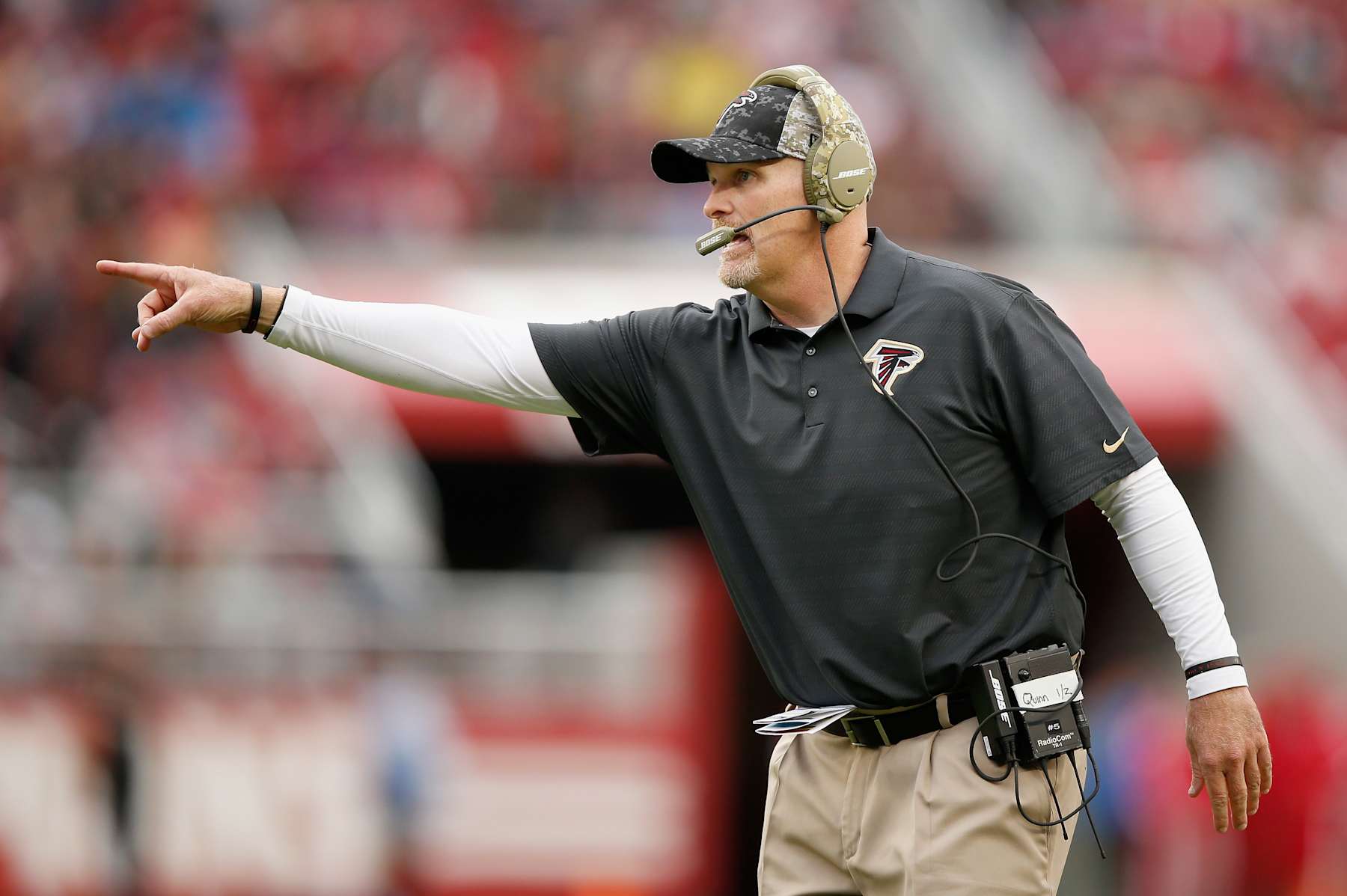 SANTA CLARA, CA - NOVEMBER 08:  Head coach Dan Quinn of the Atlanta Falcons shouts to his team during their game against the San Francisco 49ers at Levi's Stadium on November 8, 2015 in Santa Clara, California.  (Photo by Ezra Shaw/Getty Images)