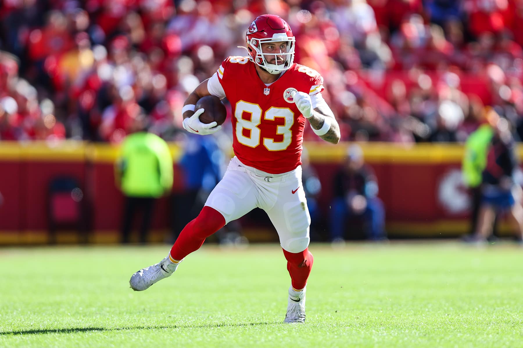 KANSAS CITY, MISSOURI - NOVEMBER 10: Noah Gray #83 of the Kansas City Chiefs runs the ball during an NFL football game against the Denver Broncos at GEHA Field at Arrowhead Stadium on November 10, 2024 in Kansas City, Missouri. (Photo by Perry Knotts/Getty Images)