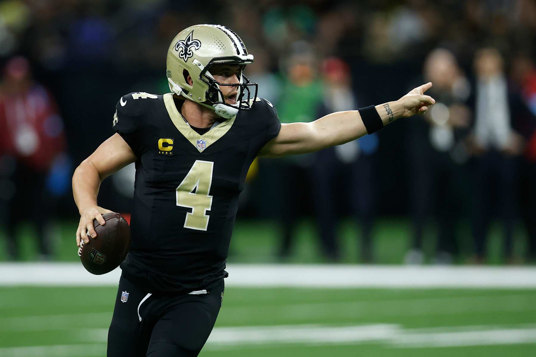 Saints QB Derek Carr