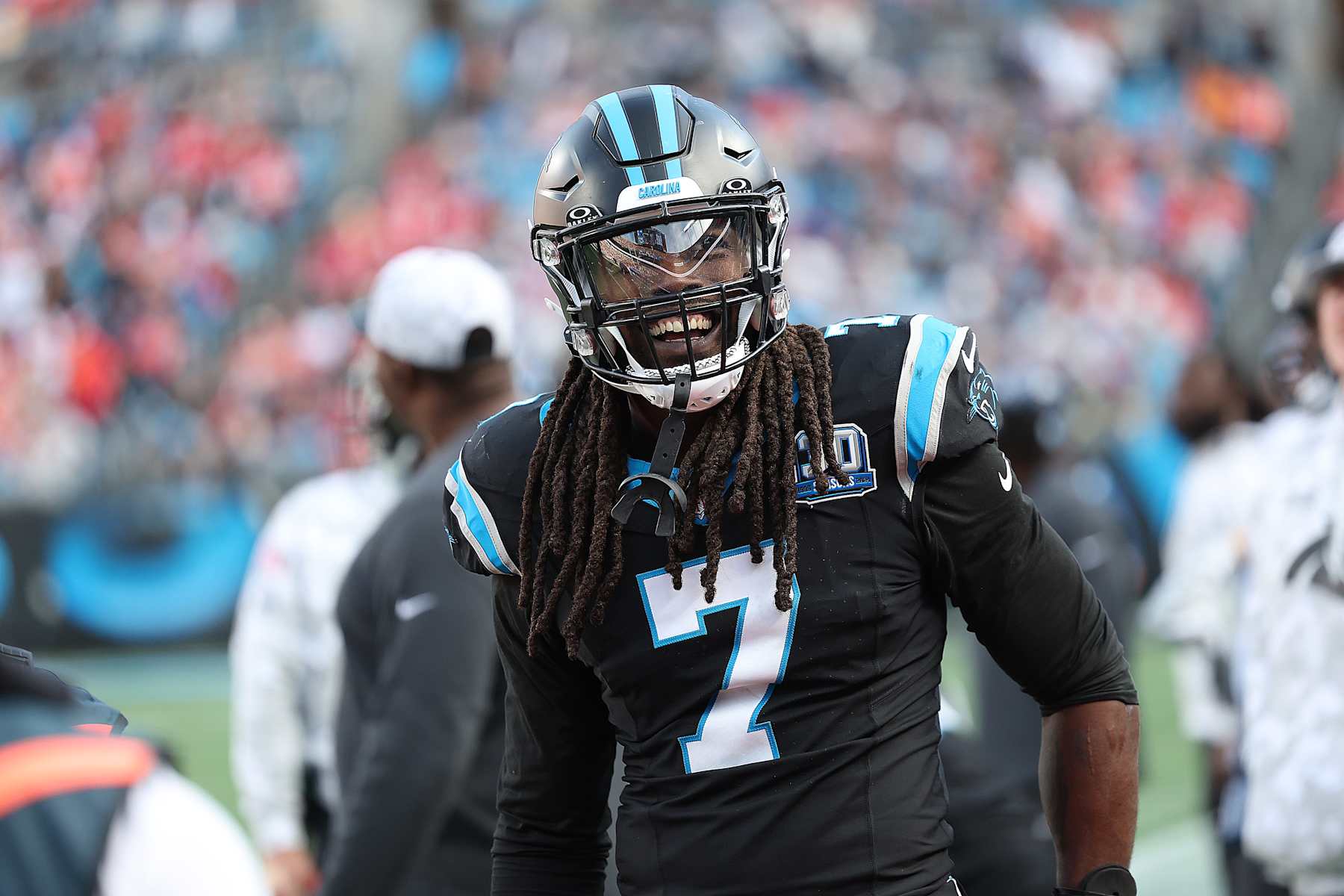 CHARLOTTE, NC - NOVEMBER 24: Carolina Panthers outside linebacker Jadeveon Clowney (7) during an NFL football game between the Kansas City Chiefs and the Carolina Panthers on November 24, 2024 at Bank of America Stadium in Charlotte, N.C.(Photo by John Byrum/Icon Sportswire via Getty Images) CHARLOTTE, NC - NOVEMBER 24: Carolina Panthers outside linebacker Jadeveon Clowney (7) during an NFL football game between the Kansas City Chiefs and the Carolina Panthers on November 24, 2024 at Bank of America Stadium in Charlotte, N.C.(Photo by John Byrum/Icon Sportswire via Getty Images)