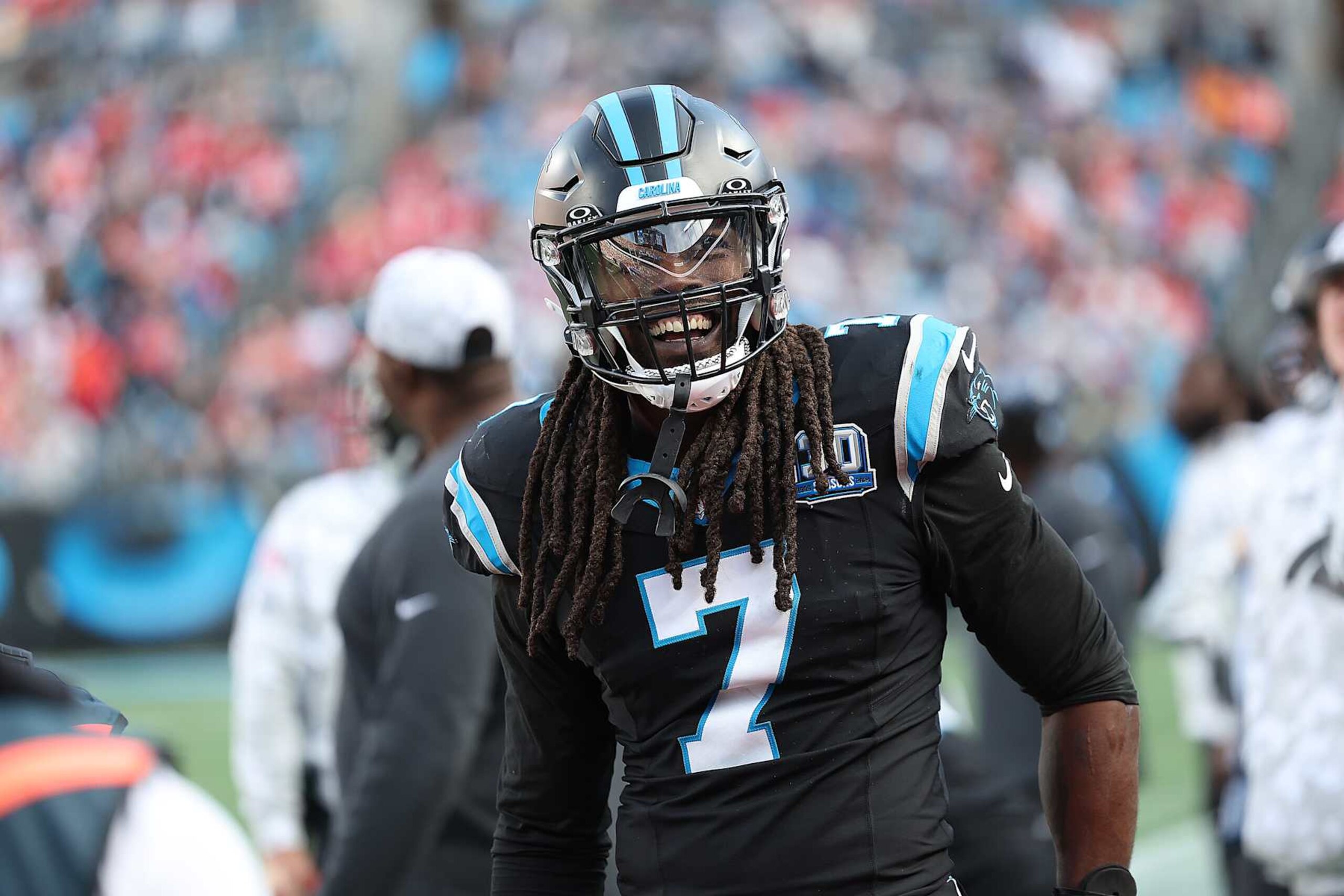 CHARLOTTE, NC - NOVEMBER 24: Carolina Panthers outside linebacker Jadeveon Clowney (7) during an NFL football game between the Kansas City Chiefs and the Carolina Panthers on November 24, 2024 at Bank of America Stadium in Charlotte, N.C.(Photo by John Byrum/Icon Sportswire via Getty Images)