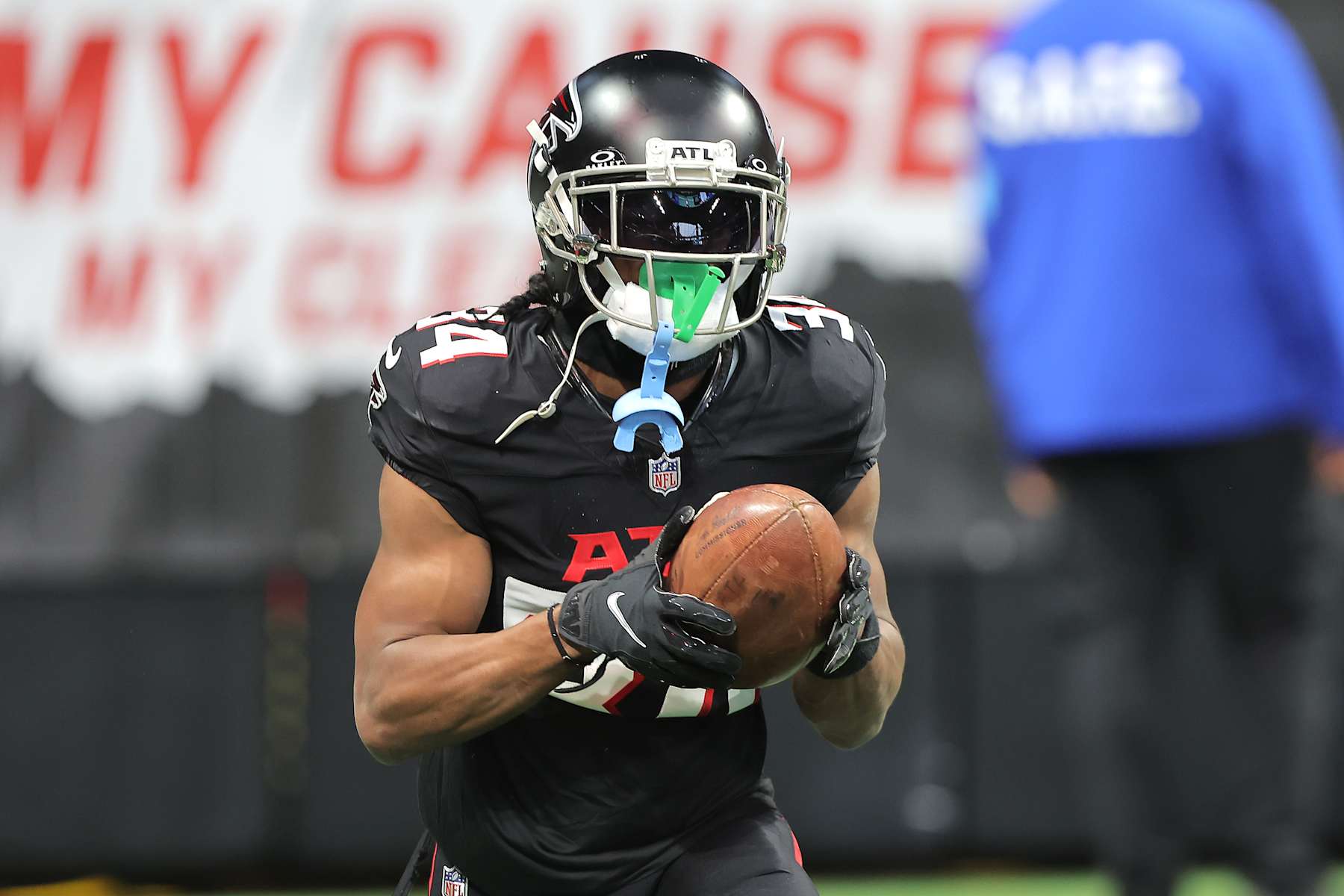 ATLANTA, GA - DECEMBER 01: Atlanta Falcons wide receiver Ray-Ray McCloud III #34 during warm-ups before the Sunday afternoon NFL football game between the Atlanta Falcons and the Los Angeles Chargers on December 01, 2024 at the Mercedes-Benz Stadium in Atlanta, Georgia.  (Photo by David J. Griffin/Icon Sportswire via Getty Images)