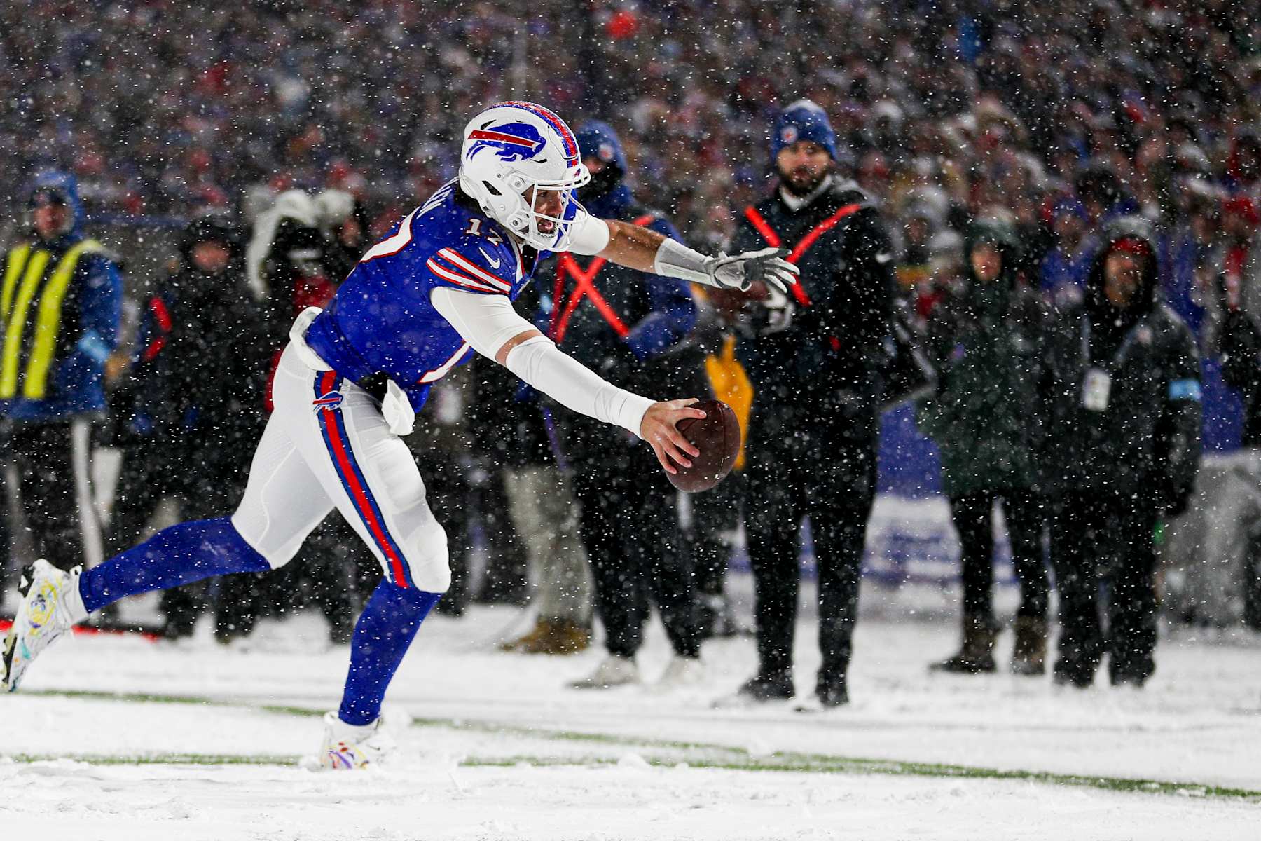 ORCHARD PARK, NEW YORK - DECEMBER 01: Josh Allen #17 of the Buffalo Bills dives for a touchdown in the third quarter of a game against the San Francisco 49ers at Highmark Stadium on December 01, 2024 in Orchard Park, New York. (Photo by Bryan M. Bennett/Getty Images)