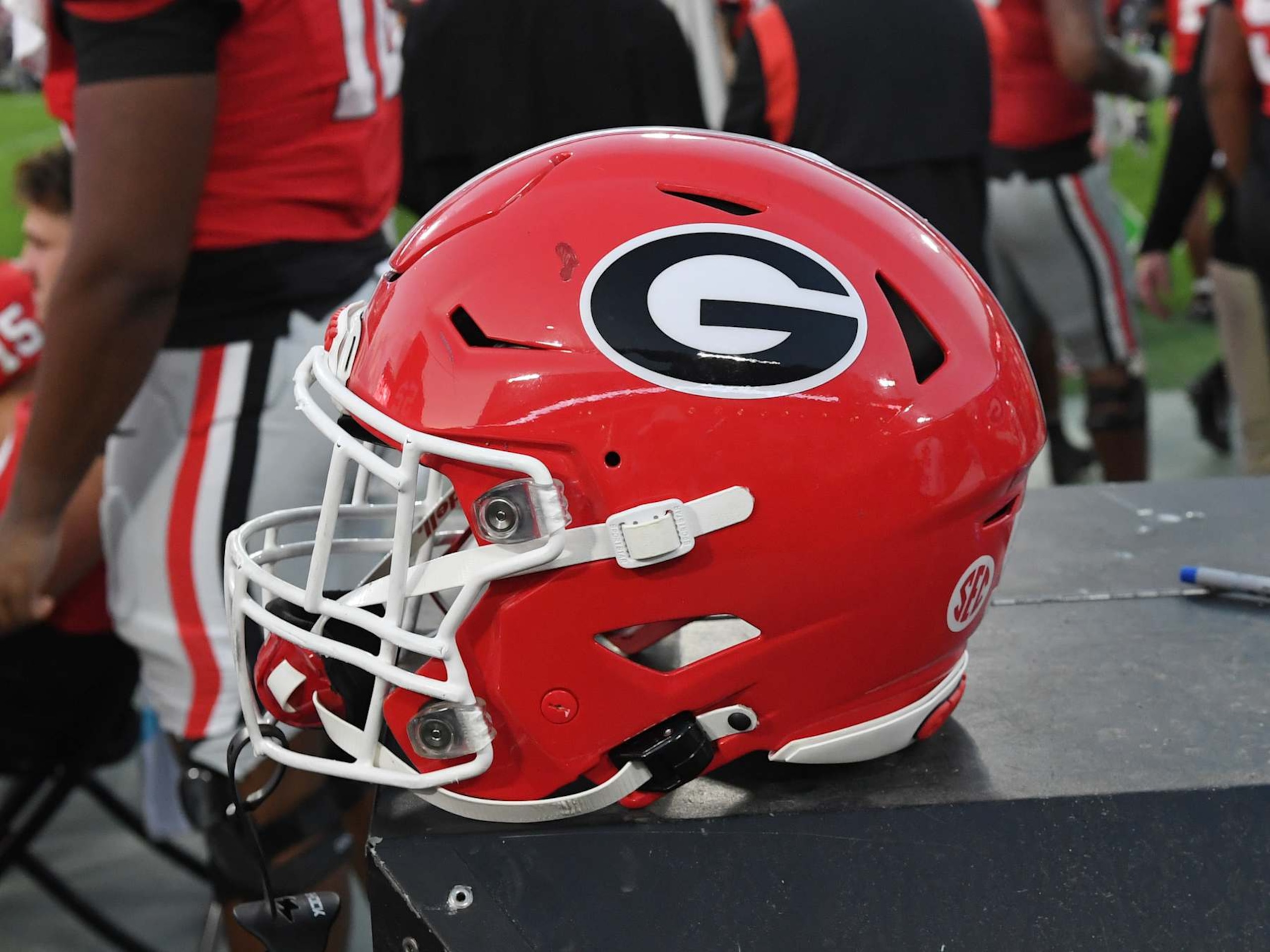 ATHENS, GA - OCTOBER 05: A Georgia Bulldogs football helmet sits on the sideline during the college football game between the Auburn Tigers and the Georgia Bulldogs on October 05, 2024, at Sanford Stadium in Athens, GA. (Photo by Jeffrey Vest/Icon Sportswire via Getty Images)