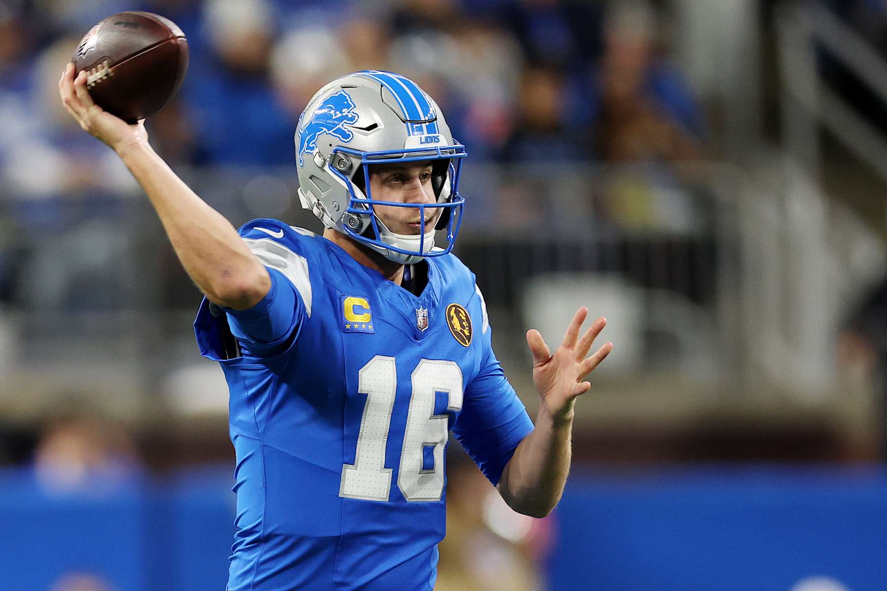 DETROIT, MICHIGAN - NOVEMBER 28: Jared Goff #16 of the Detroit Lions throws a pass during the first quarter against the Chicago Bears at Ford Field on November 28, 2024 in Detroit, Michigan. (Photo by Gregory Shamus/Getty Images)