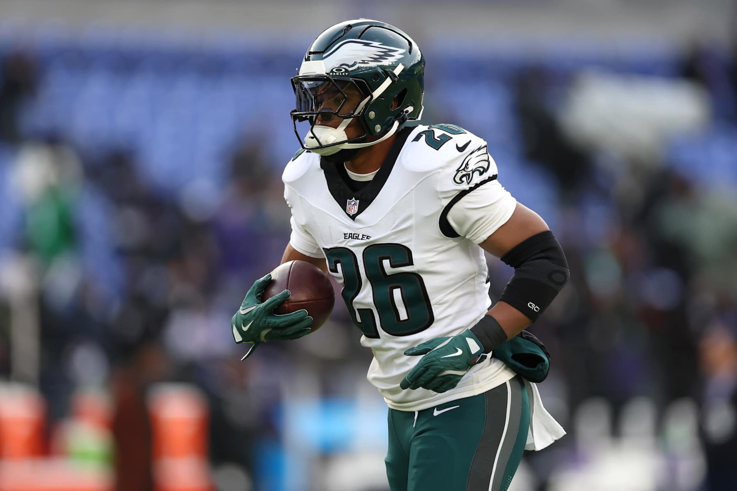 BALTIMORE, MARYLAND - DECEMBER 01: Saquon Barkley #26 of the Philadelphia Eagles warms up prior to a game against the Baltimore Ravens at M&T Bank Stadium on December 01, 2024 in Baltimore, Maryland. (Photo by Patrick Smith/Getty Images)