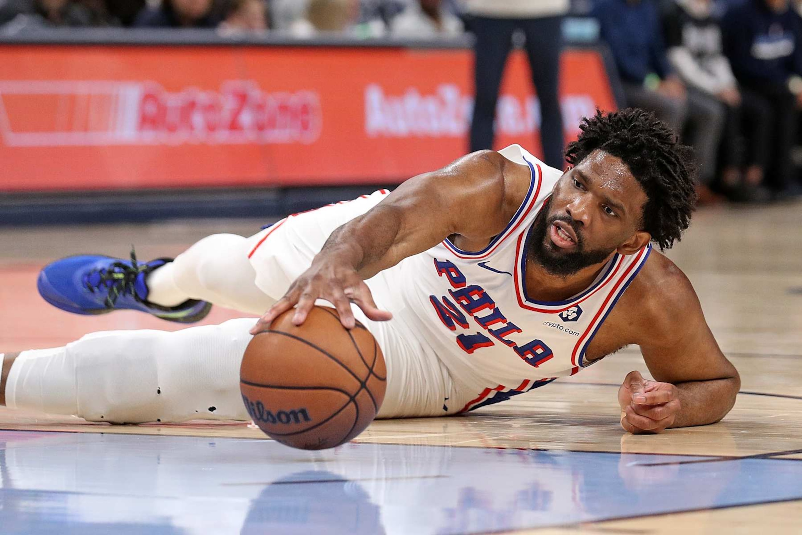 MEMPHIS, TENNESSEE - NOVEMBER 20: Joel Embiid #21 of the Philadelphia 76ers handles the ball during the game against the Memphis Grizzlies at FedExForum on November 20, 2024 in Memphis, Tennessee. NOTE TO USER: User expressly acknowledges and agrees that, by downloading and or using this photograph, User is consenting to the terms and conditions of the Getty Images License Agreement. (Photo by Justin Ford/Getty Images)