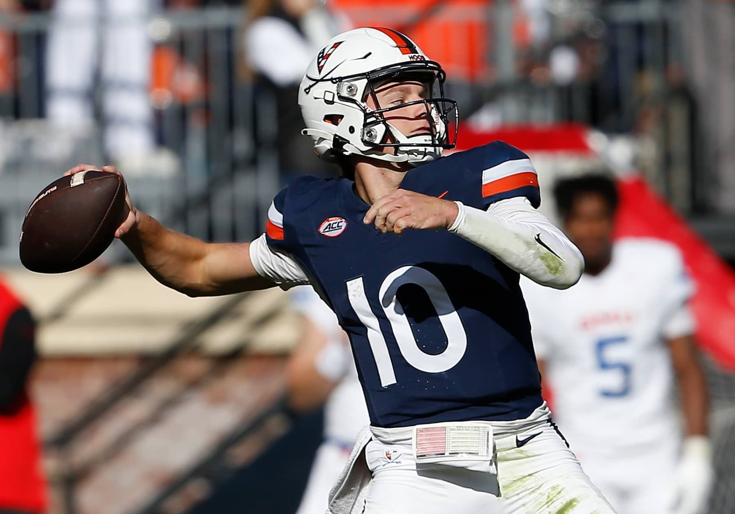CHARLOTTESVILLE, VA - NOVEMBER 23: Virginia Cavaliers quarterback Anthony Colandrea (10) throws a pass from the pocket during a college football game between the SMU Mustangs and the Virginia Cavaliers on November 23, 2024, at Scott Stadium in Charlottesville, VA. (Photo by Lee Coleman/Icon Sportswire via Getty Images)