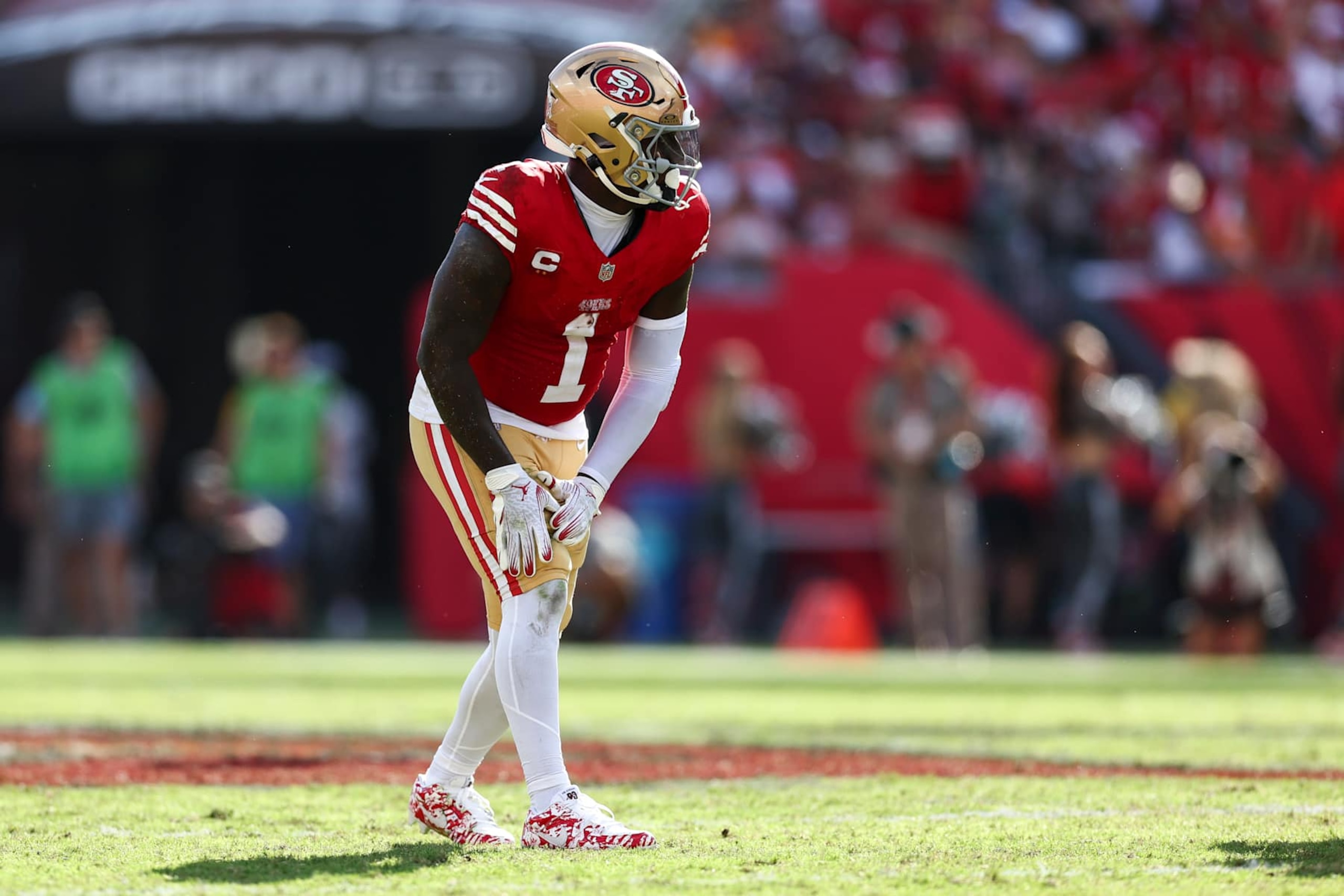 TAMPA, FLORIDA - NOVEMBER 10: Deebo Samuel Sr. #1 of the San Francisco 49ers lines up before a play during an NFL football game against the Tampa Bay Buccaneers at Raymond James Stadium on November 10, 2024 in Tampa, Florida. (Photo by Kevin Sabitus/Getty Images)