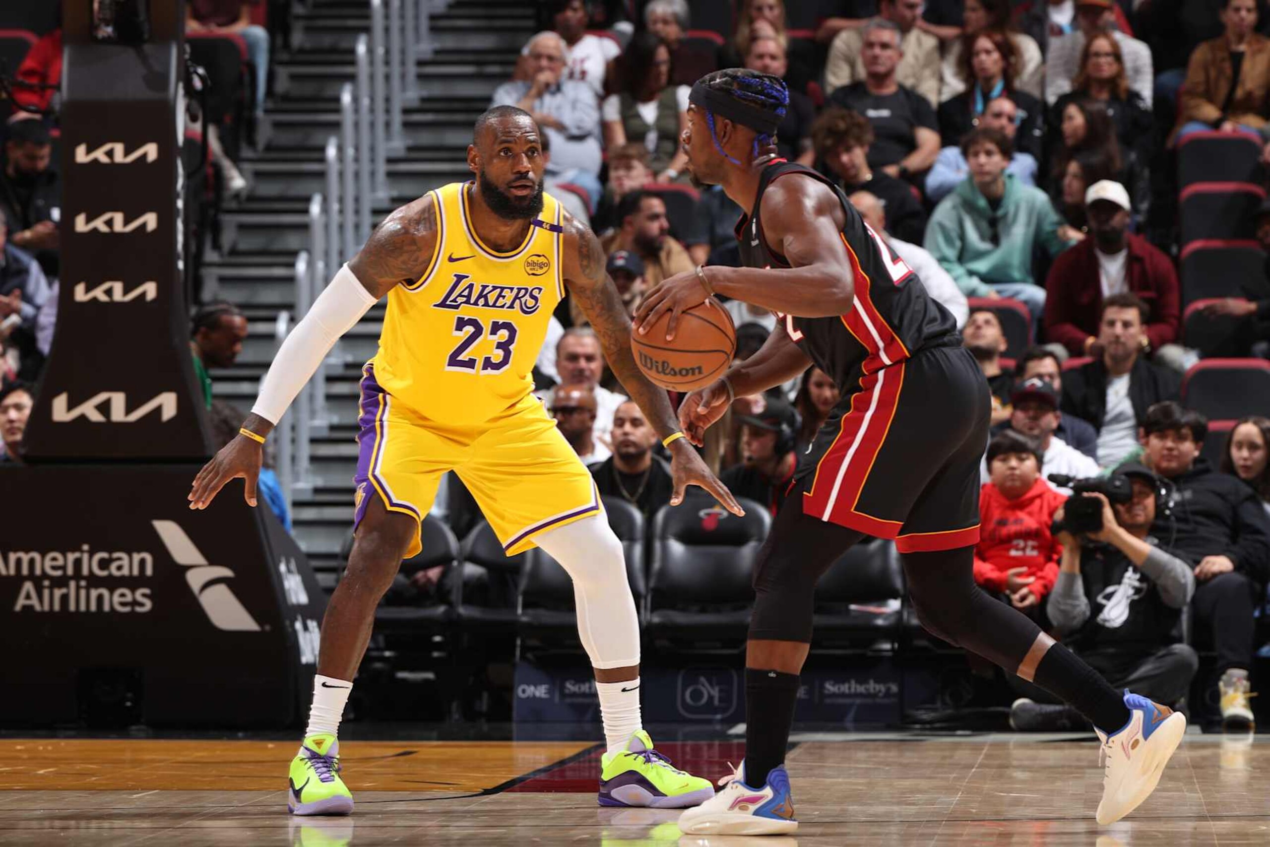 MIAMI, FL - DECEMBER 4: LeBron James #23 of the Los Angeles Lakers plays defense during the game against the Miami Heat on December 4, 2024 at Kaseya Center in Miami, Florida. NOTE TO USER: User expressly acknowledges and agrees that, by downloading and or using this Photograph, user is consenting to the terms and conditions of the Getty Images License Agreement. Mandatory Copyright Notice: Copyright 2024 NBAE (Photo by Joe Murphy/NBAE via Getty Images)