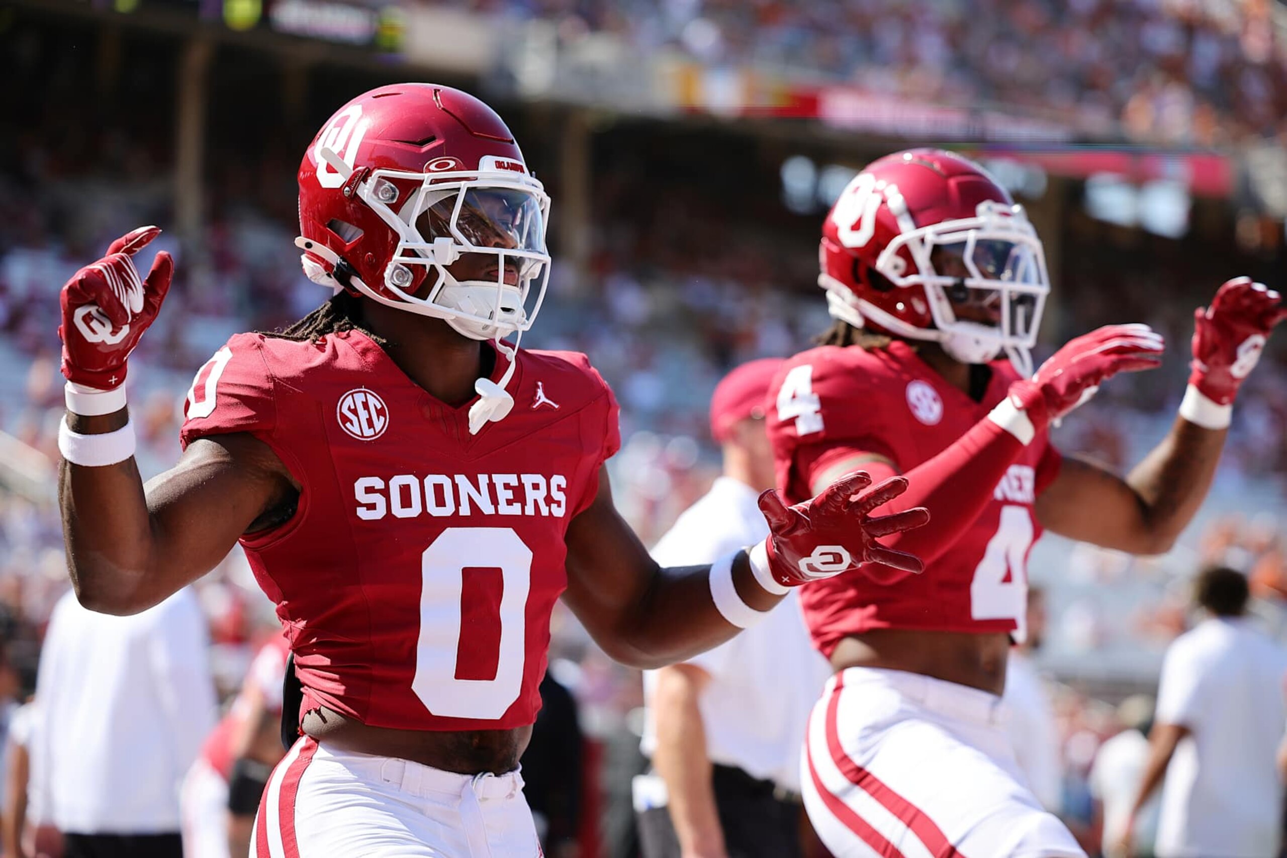 DALLAS, TEXAS - OCTOBER 12: Kalib Hicks #0 of the Oklahoma Sooners warms up prior to a game against the Texas Longhorns at Cotton Bowl Stadium on October 12, 2024 in Dallas, Texas. (Photo by Alex Slitz/Getty Images)
