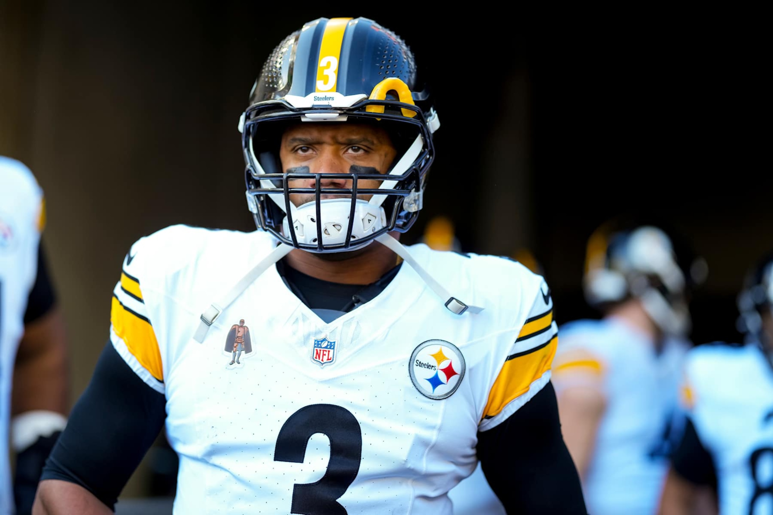 CINCINNATI, OHIO - DECEMBER 1: Quarterback Russell Wilson #3 of the Pittsburgh Steelers enters the field prior to an NFL football game against the Cincinnati Bengals, at Paycor Stadium on December 1, 2024 in Cincinnati, Ohio. (Photo by Todd Rosenberg/Getty Images) CINCINNATI, OHIO - DECEMBER 1: Quarterback Russell Wilson #3 of the Pittsburgh Steelers enters the field prior to an NFL football game against the Cincinnati Bengals, at Paycor Stadium on December 1, 2024 in Cincinnati, Ohio. (Photo by Todd Rosenberg/Getty Images)