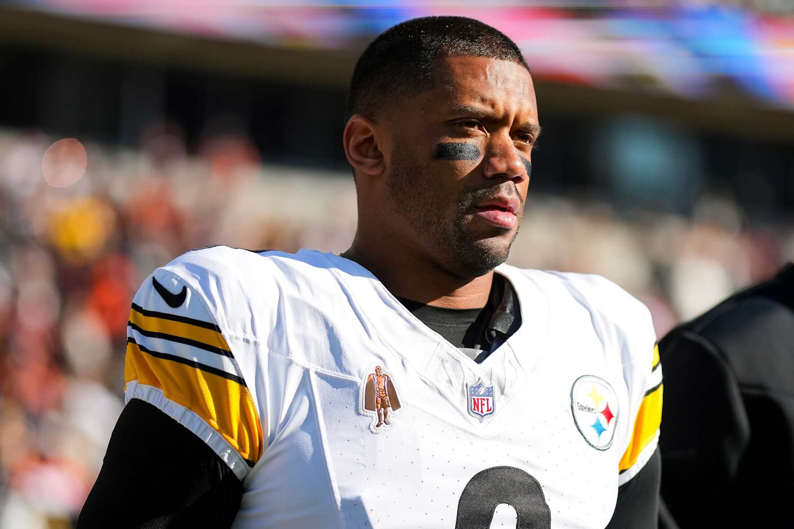 CINCINNATI, OHIO - DECEMBER 1: Quarterback Russell Wilson #3 of the Pittsburgh Steelers stands on the sidelines prior to an NFL football game against the Cincinnati Bengals, at Paycor Stadium on December 1, 2024 in Cincinnati, Ohio. (Photo by Todd Rosenberg/Getty Images) CINCINNATI, OHIO - DECEMBER 1: Quarterback Russell Wilson #3 of the Pittsburgh Steelers stands on the sidelines prior to an NFL football game against the Cincinnati Bengals, at Paycor Stadium on December 1, 2024 in Cincinnati, Ohio. (Photo by Todd Rosenberg/Getty Images)