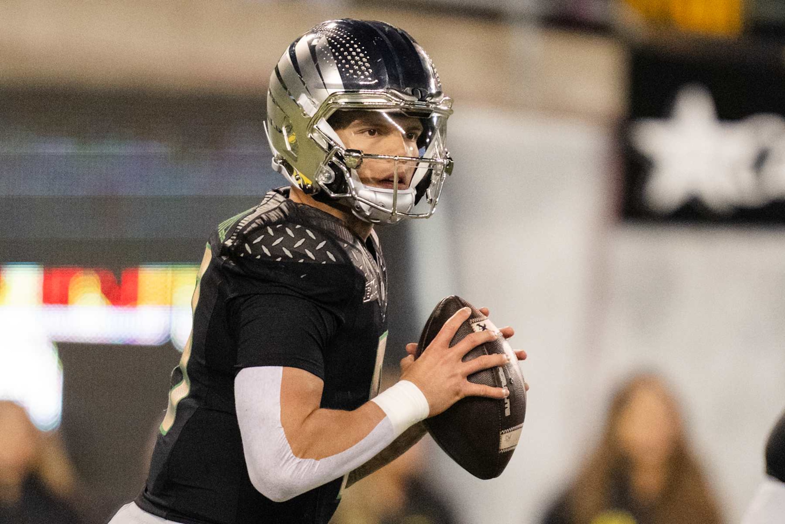 Oregon QB Dillon Gabriel
