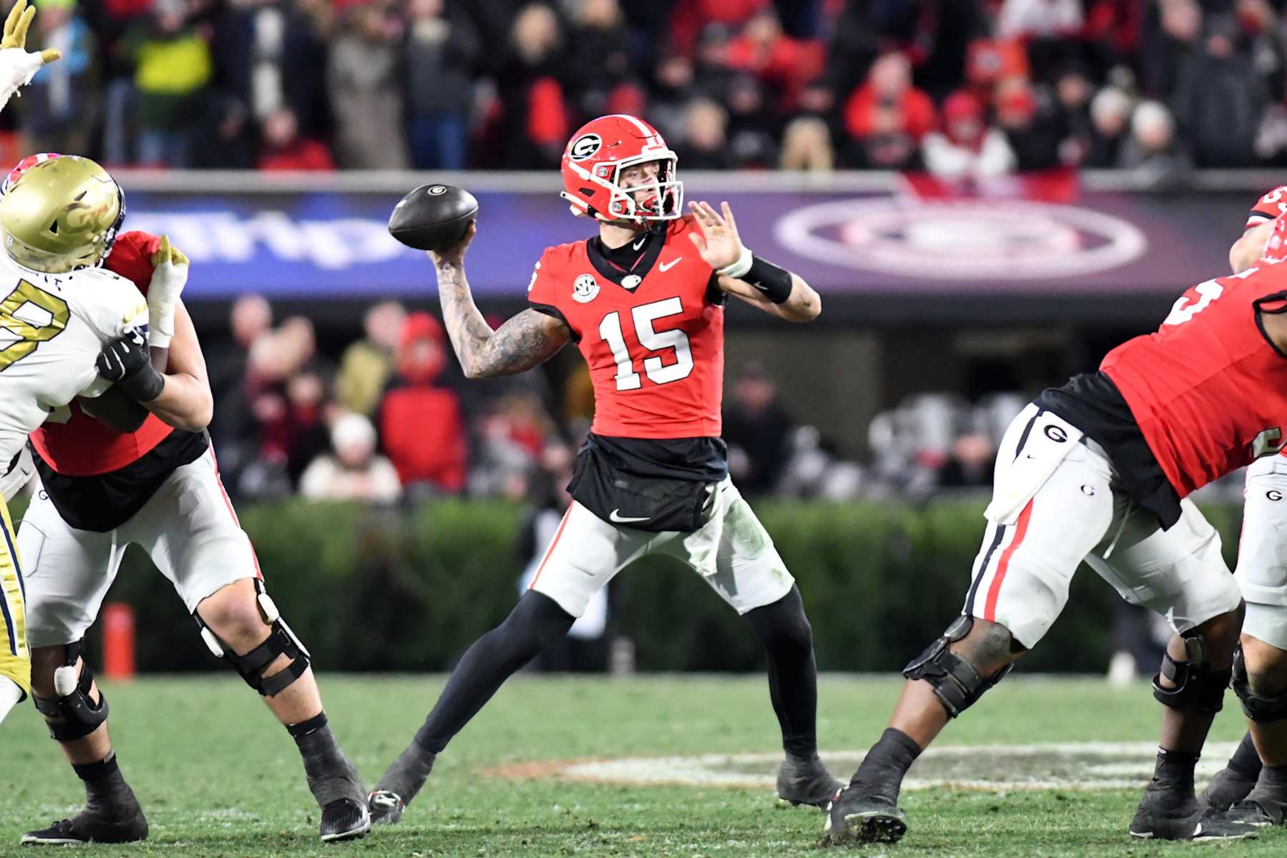 ATHENS, GA - NOVEMBER 29: Carson Beck #15 of the Georgia Bulldogs passes the ball during a game between Georgia Tech and University of Georgia at Sanford Stadium on November 29, 2024 in Athens, Georgia. (Photo by Perry McIntyre/ISI Photos/Getty Images)