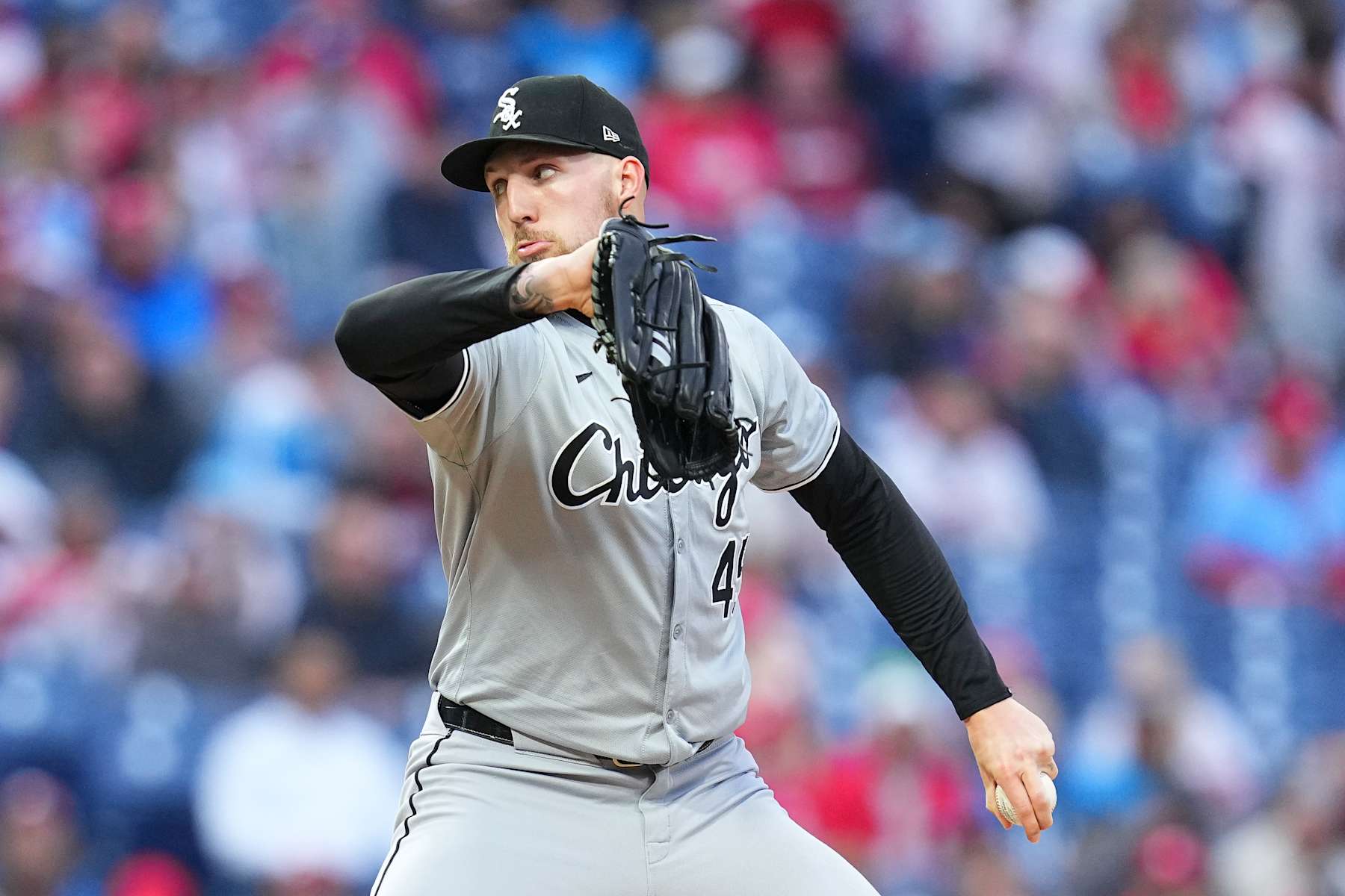 PHILADELPHIA, PENNSYLVANIA - APRIL 19: Garrett Crochet #45 of the Chicago White Sox throws a pitch against the Philadelphia Phillies at Citizens Bank Park on April 19, 2024 in Philadelphia, Pennsylvania. The Phillies defeated the White Sox 7-0. (Photo by Mitchell Leff/Getty Images)