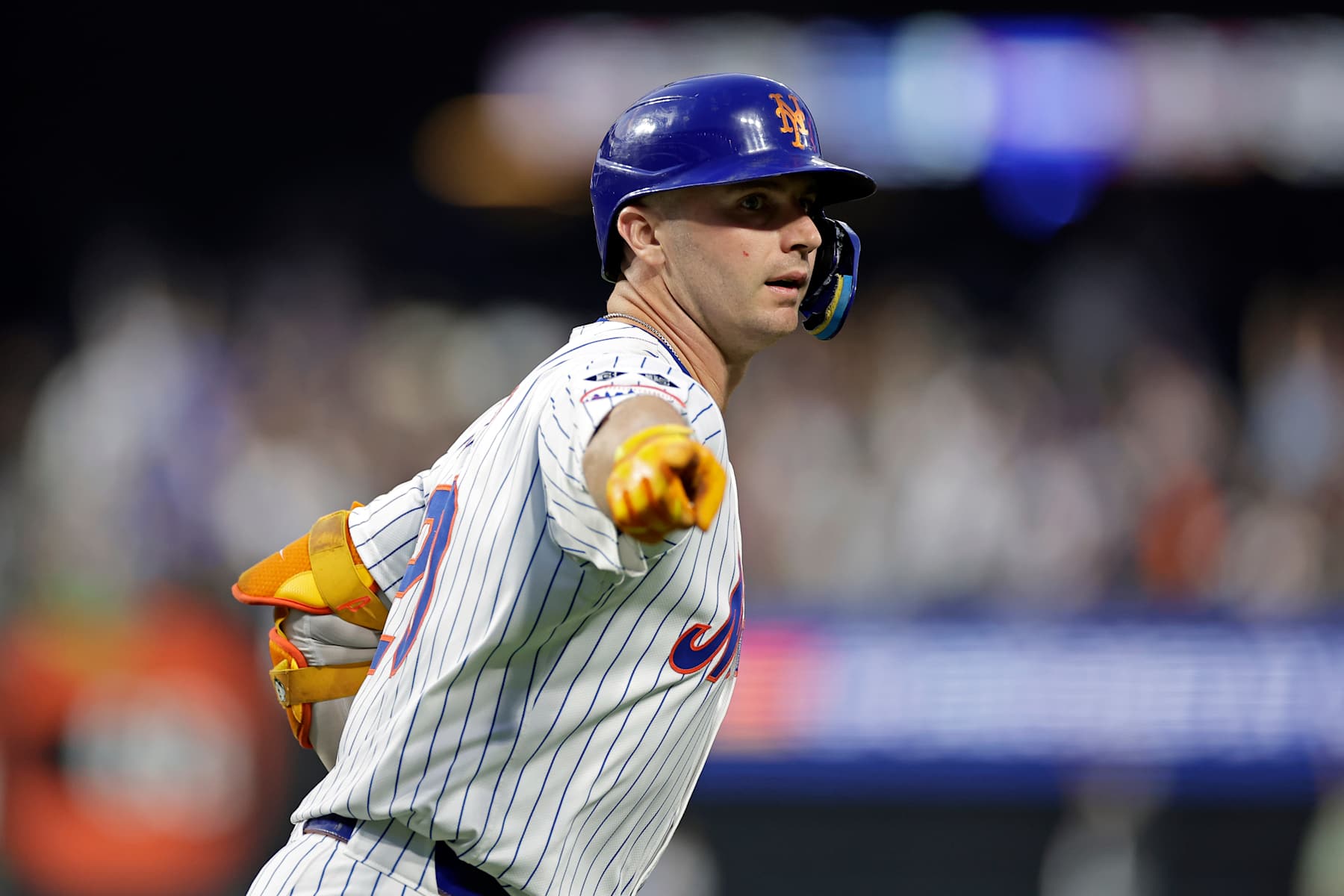 NEW YORK, NY - JULY 29: Pete Alonso #20 of the New York Mets reacts after hitting a home run during the fourth inning against the Minnesota Twins at Citi Field on July 29, 2024 in New York City. (Photo by Adam Hunger/Getty Images)